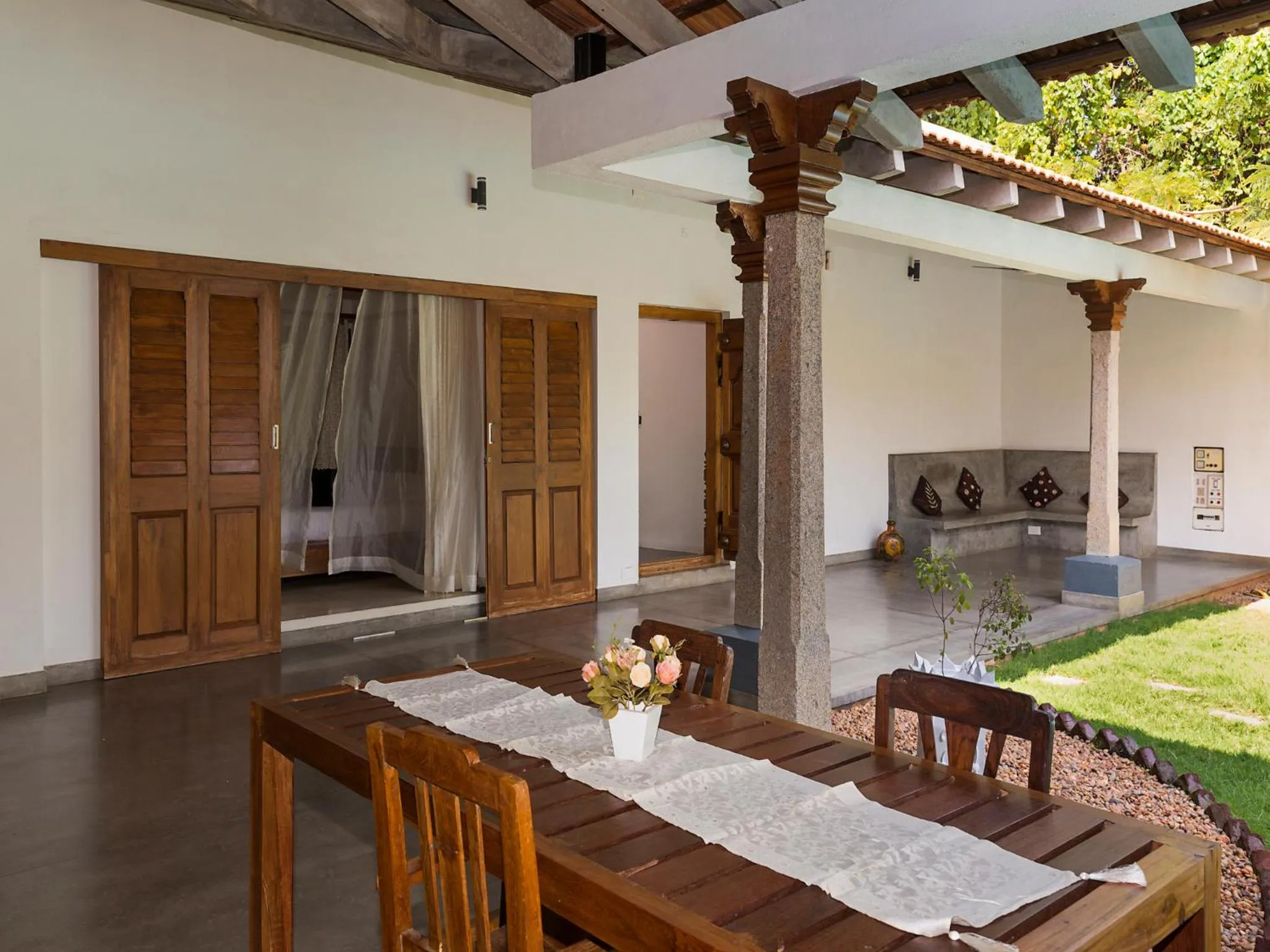 Dining area in Kadal The Beach House