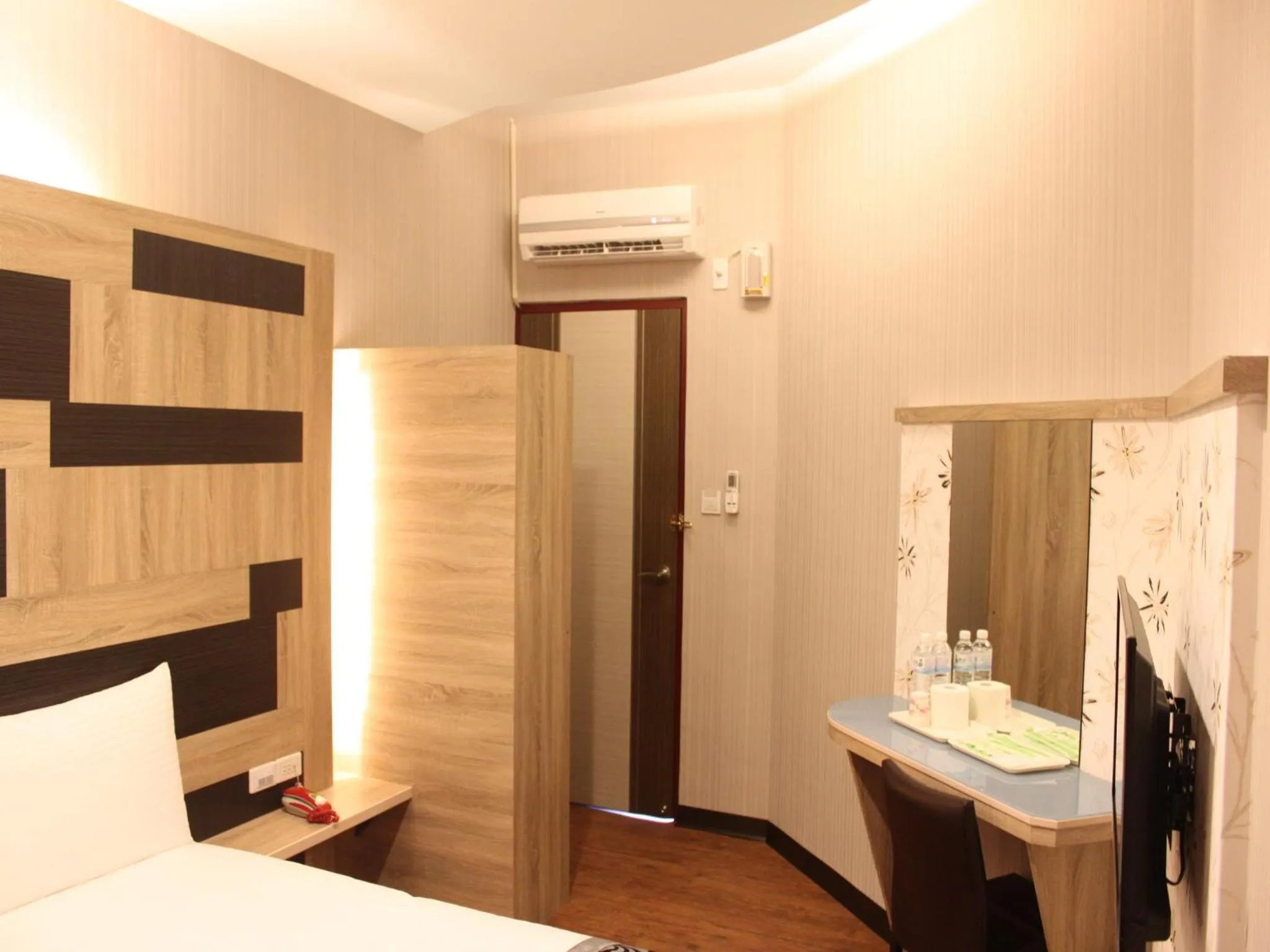 Photo of the whole room, Bed in Shan Shui Hostel