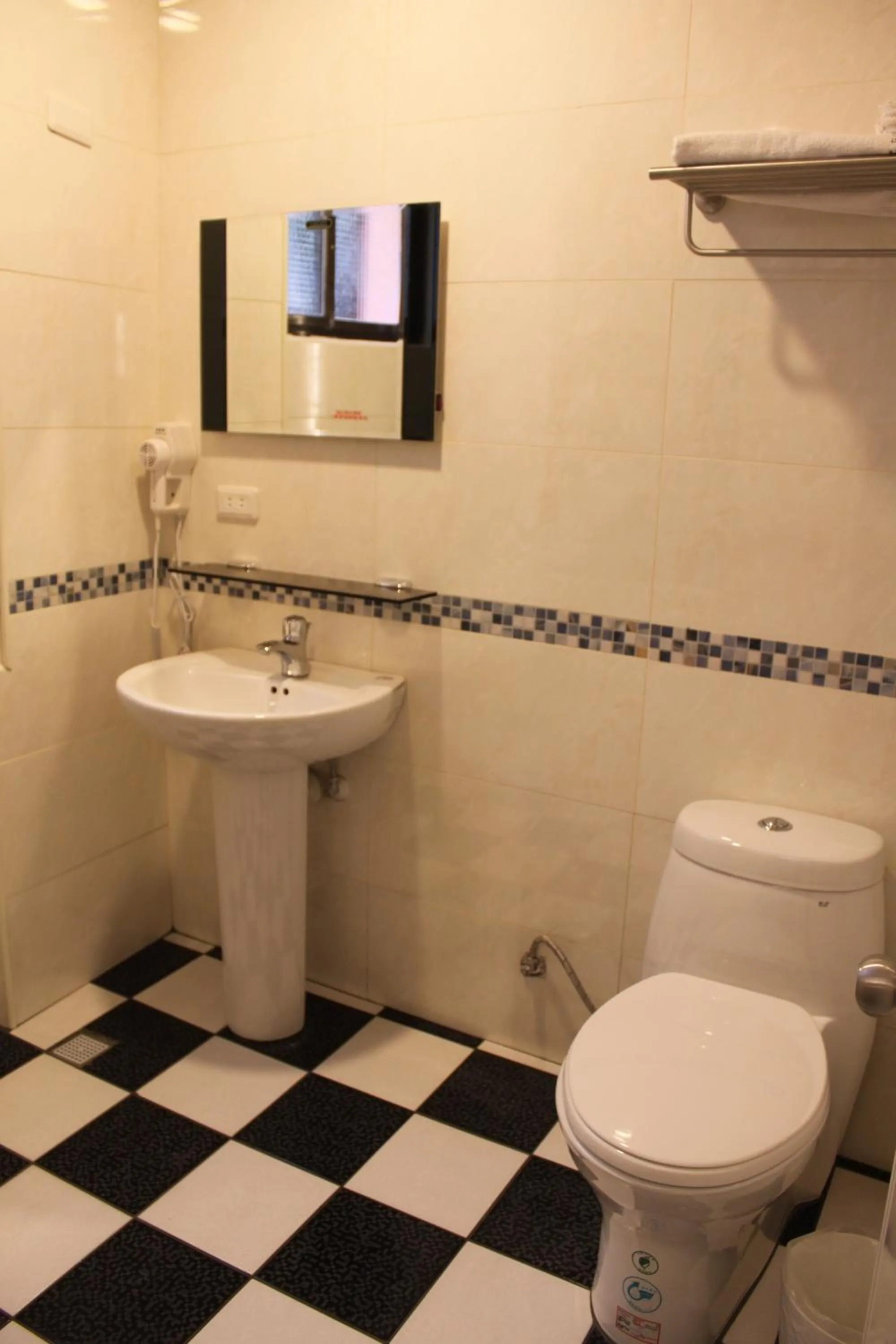 Shower in Shan Shui Hostel