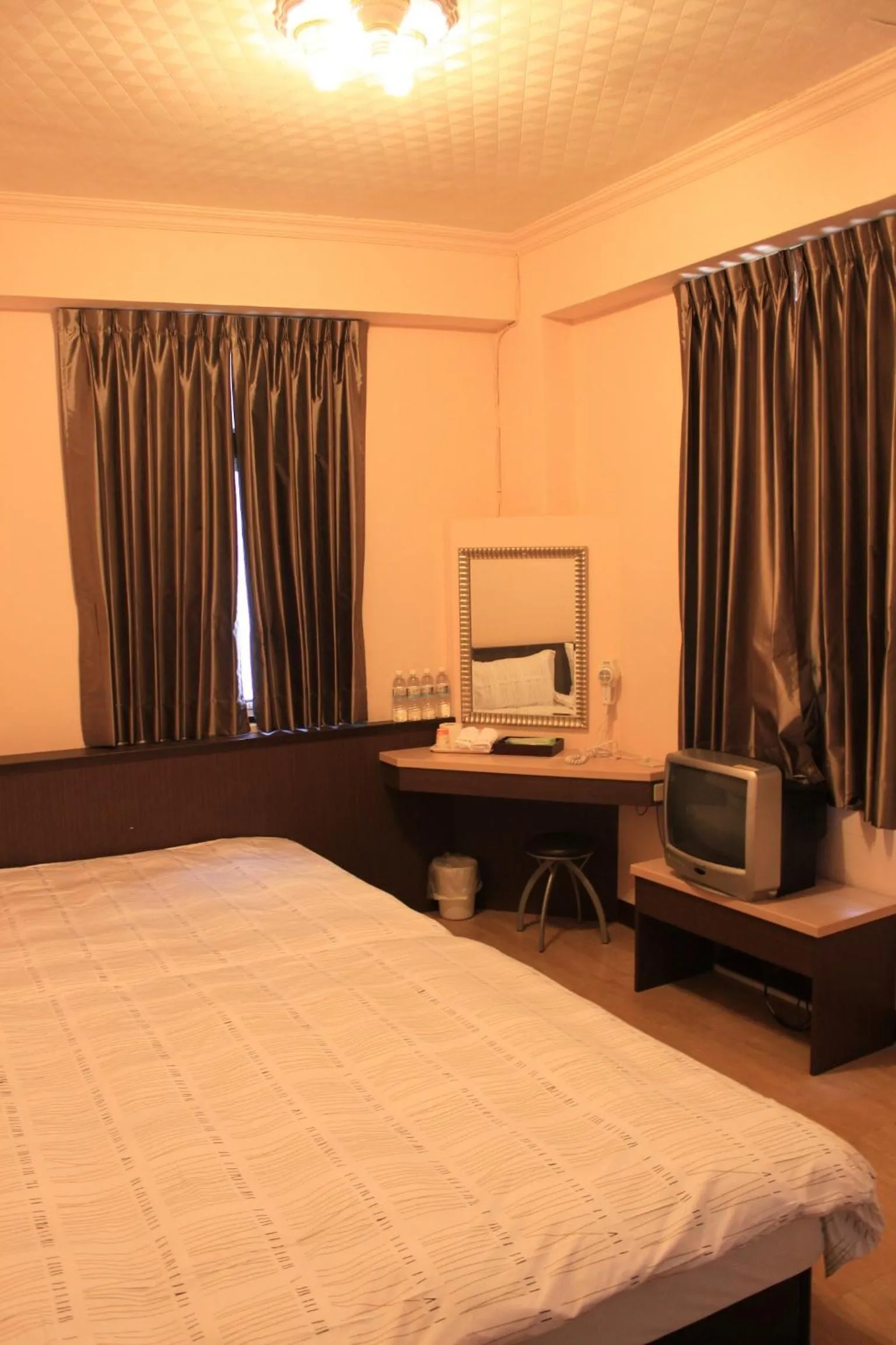 Photo of the whole room, Bed in Shan Shui Hostel