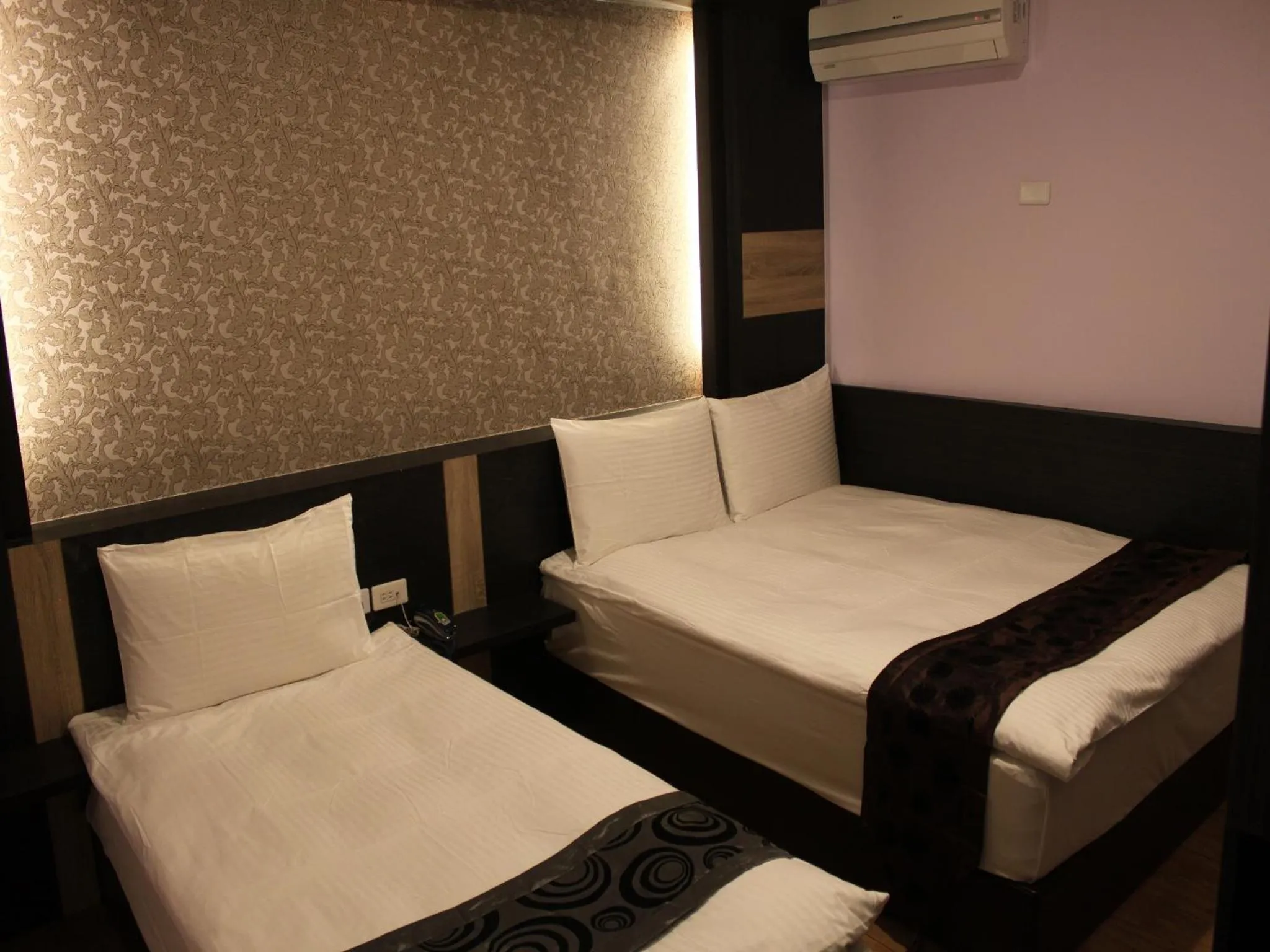 Photo of the whole room, Bed in Shan Shui Hostel