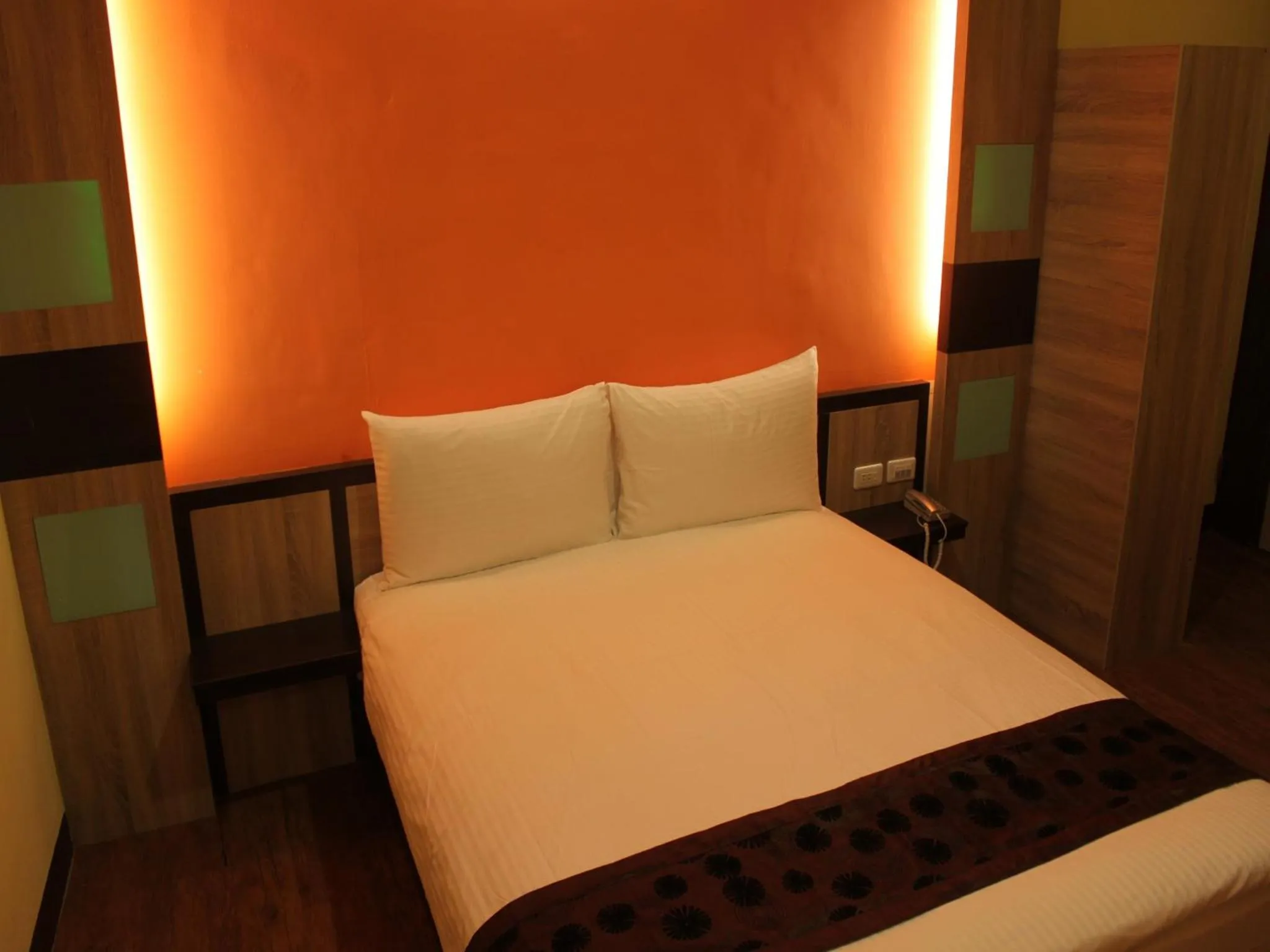 Decorative detail, Bed in Shan Shui Hostel