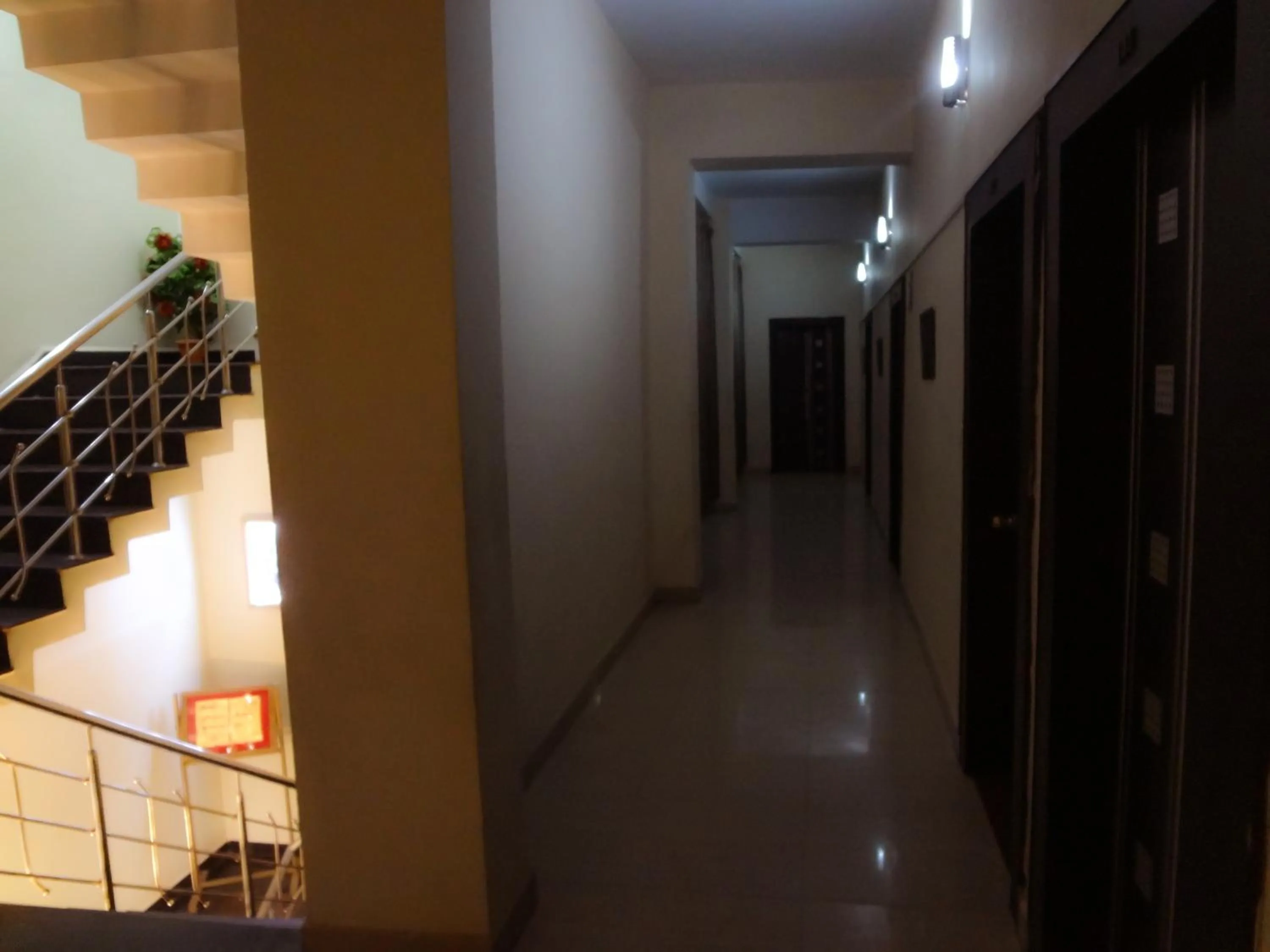 Area and facilities in Hotel Parvati Palace Sehore