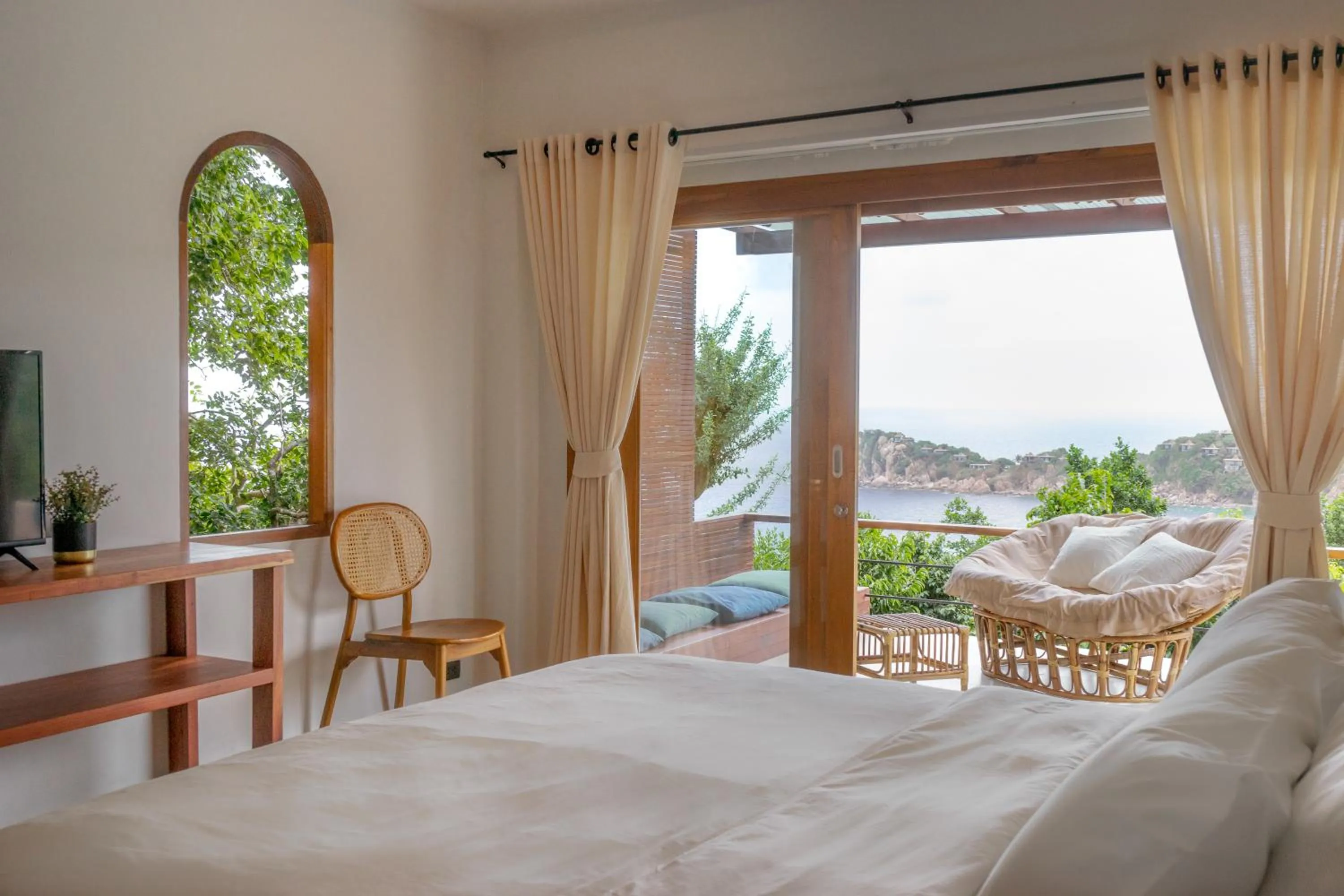 Bed in Baan Talay Resort & Yoga