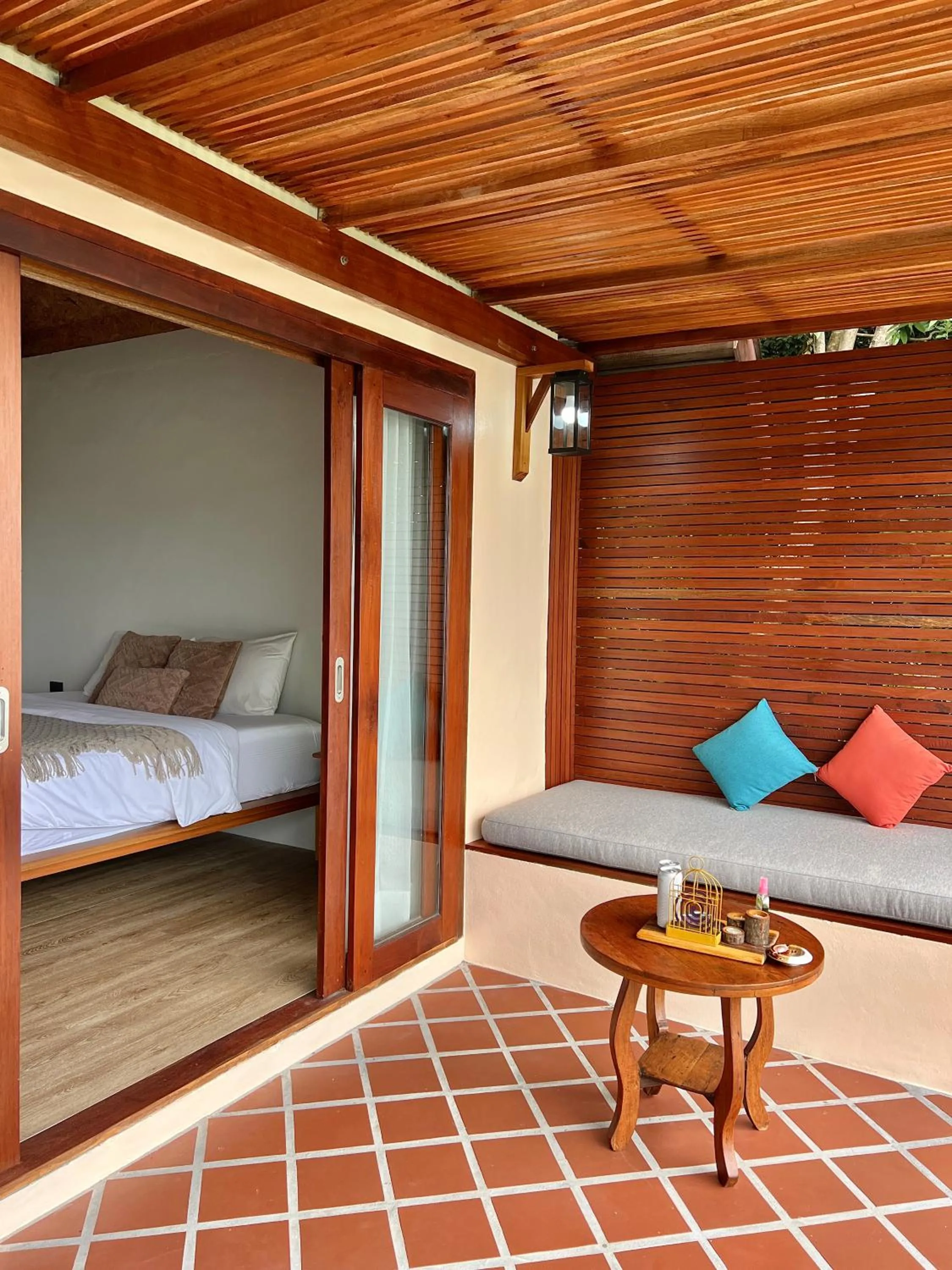 Balcony/Terrace, Bed in Baan Talay Resort & Yoga
