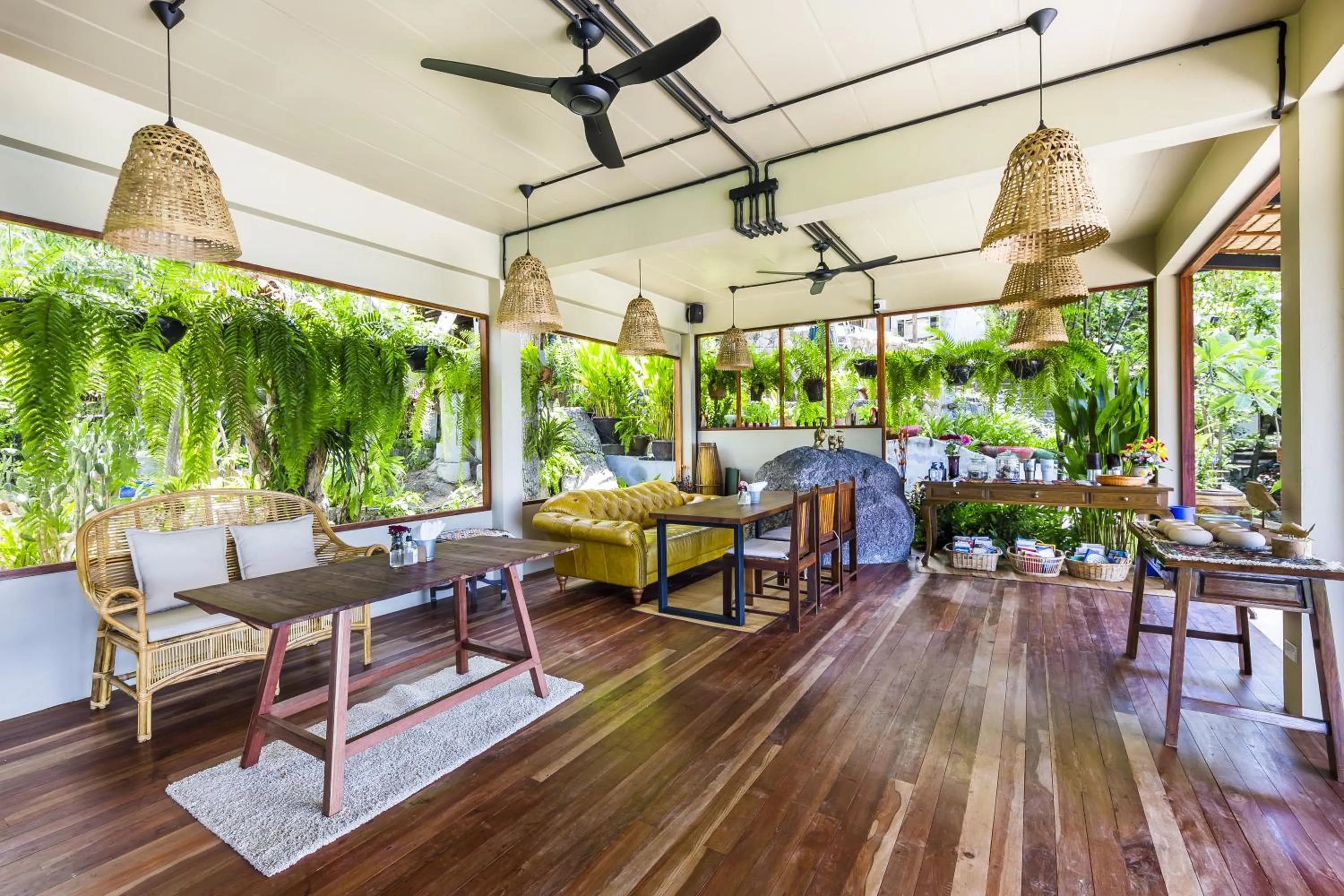 Restaurant/places to eat in Baan Talay Resort & Yoga