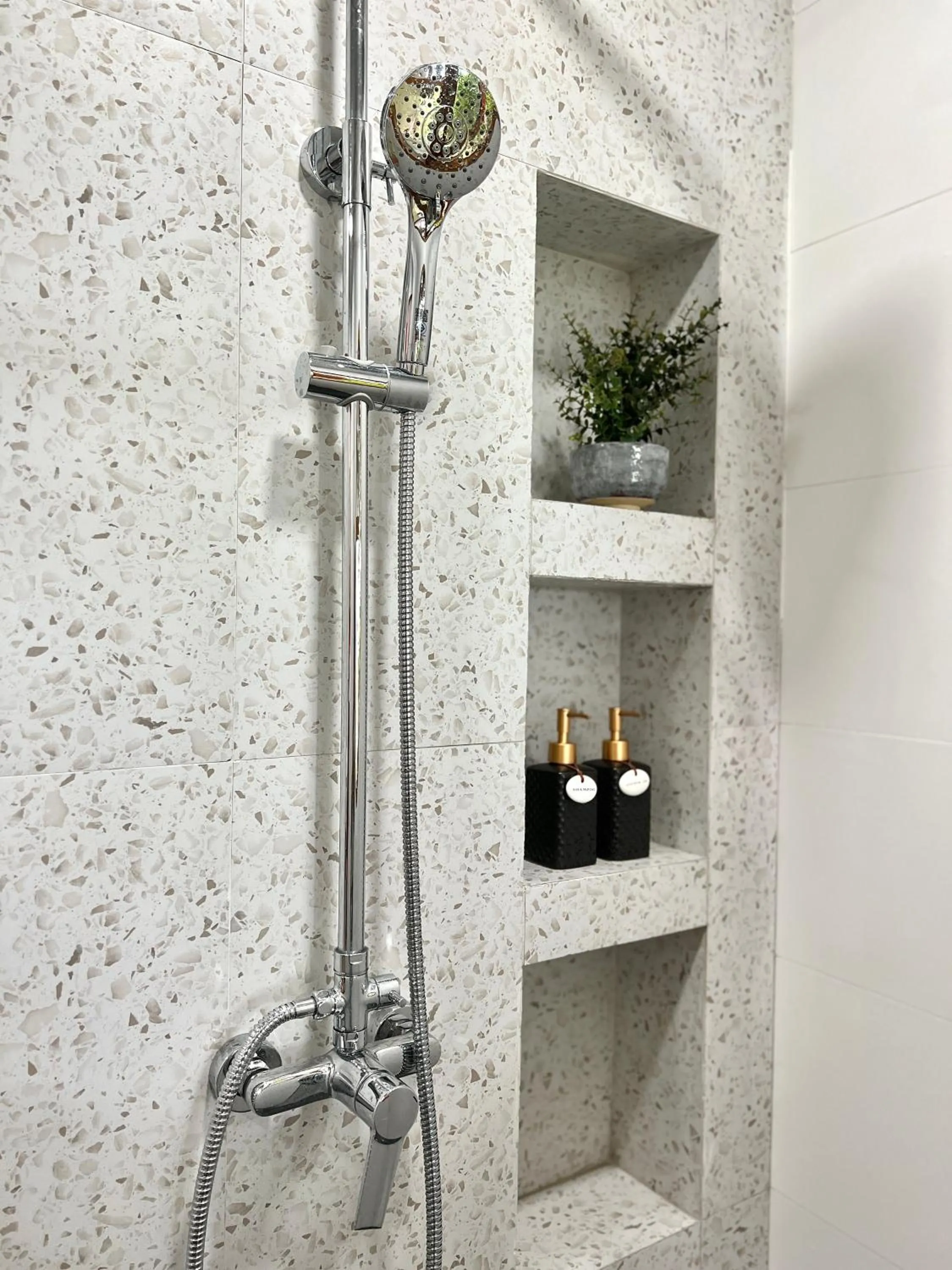 Shower in Baan Talay Resort & Yoga