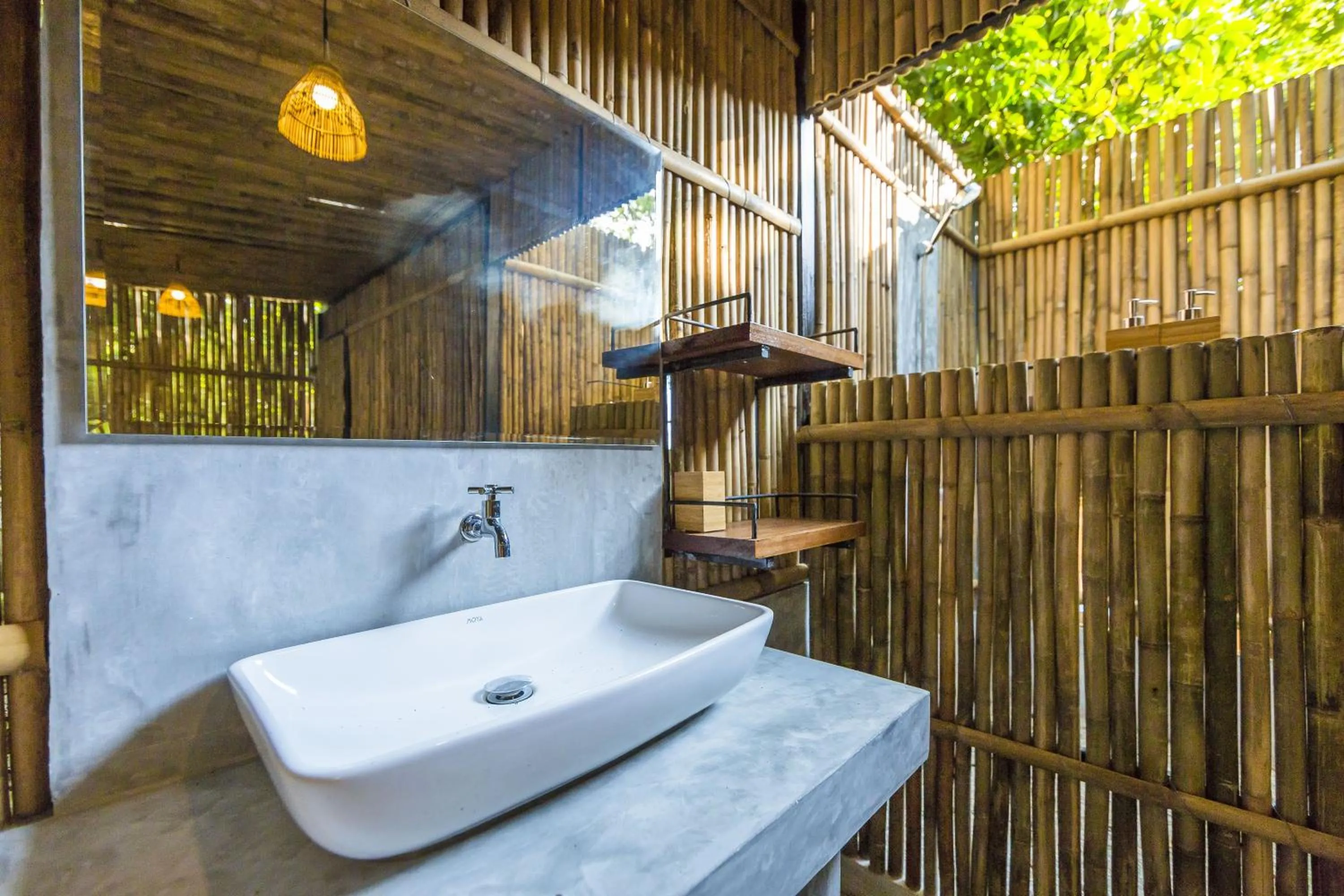 Shower in Baan Talay Resort & Yoga