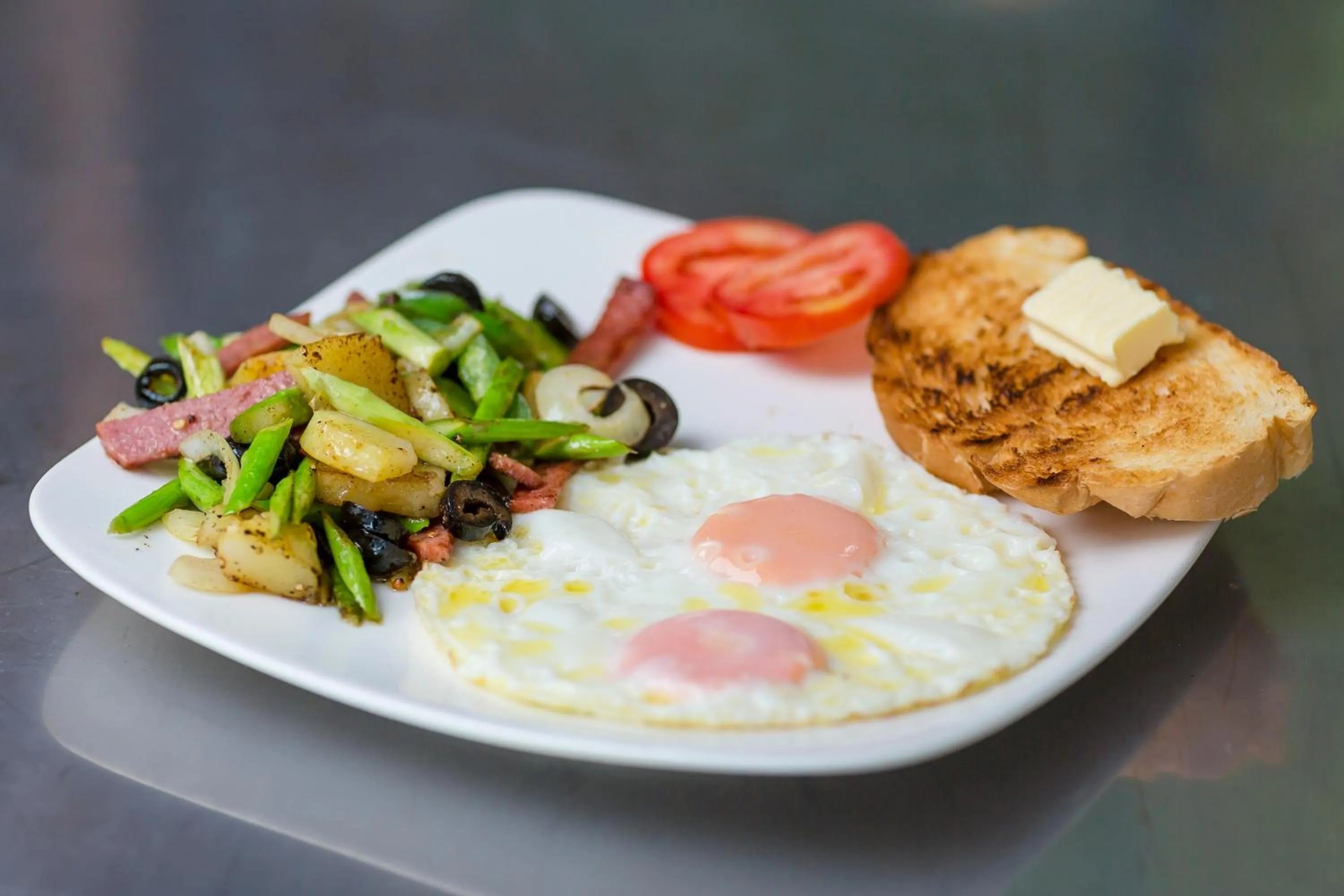 Restaurant/places to eat in New Heaven Dive School and Resort