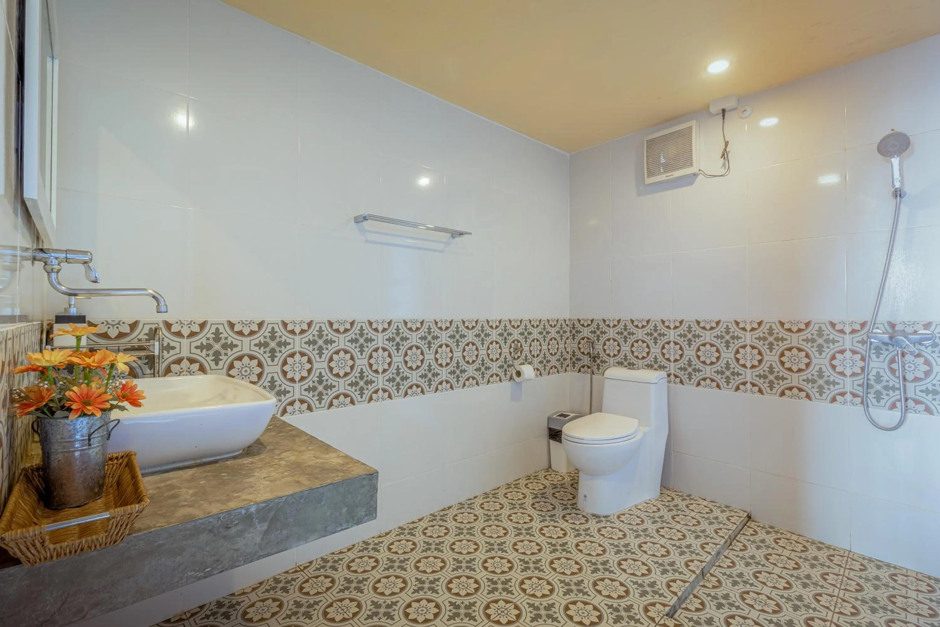 New Heaven Dive School and Resort