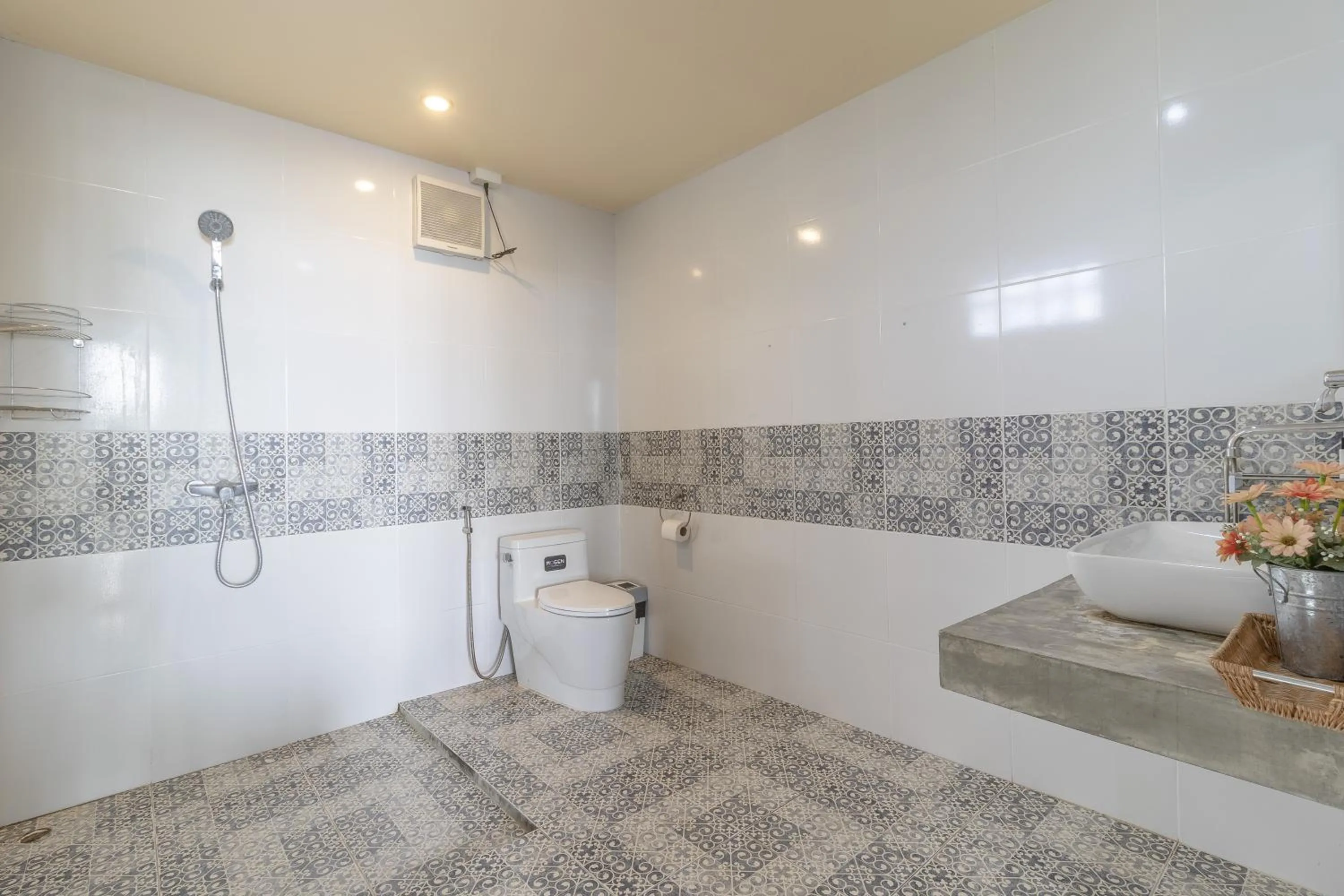 Shower in New Heaven Dive School and Resort