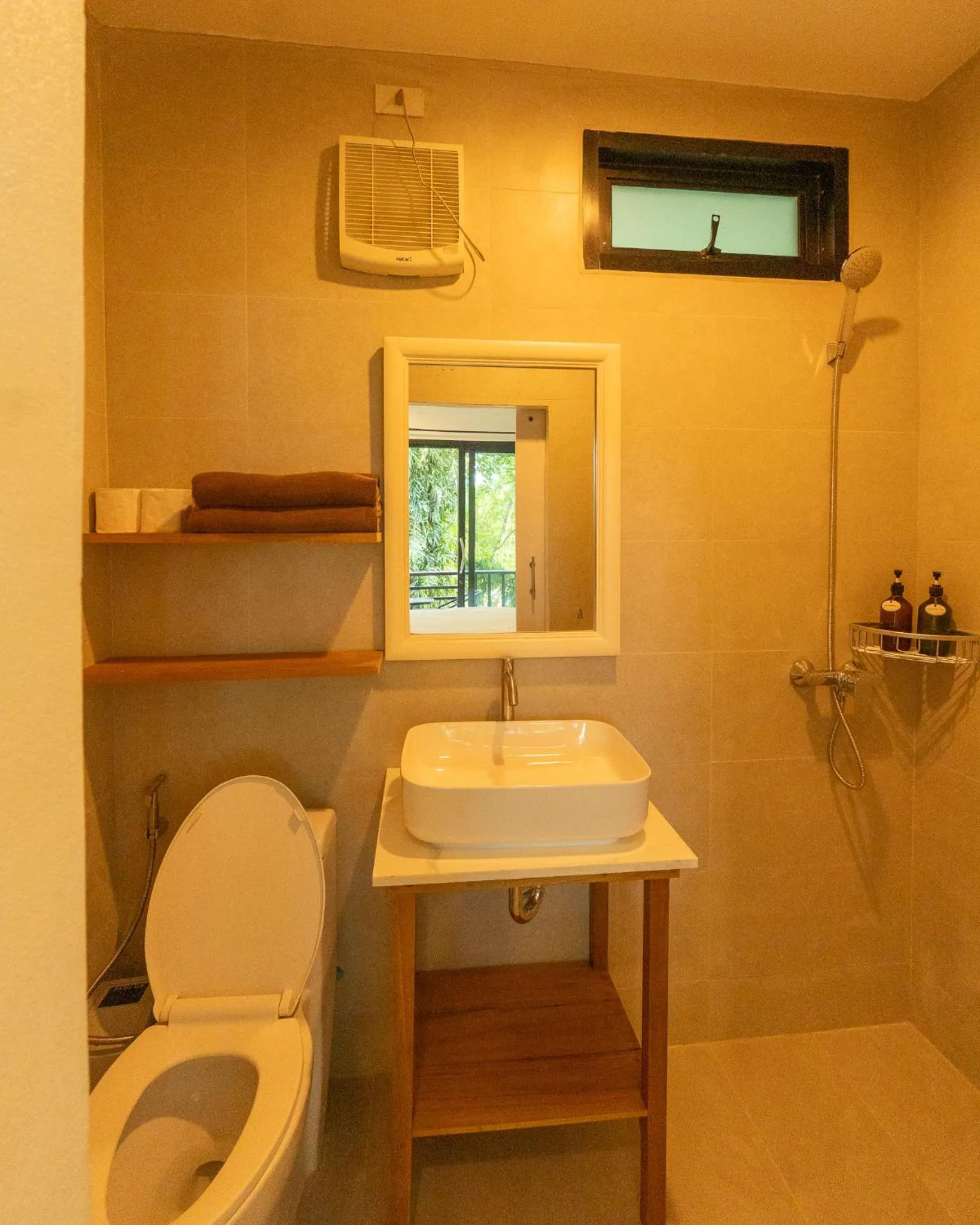 New Heaven Dive School and Resort