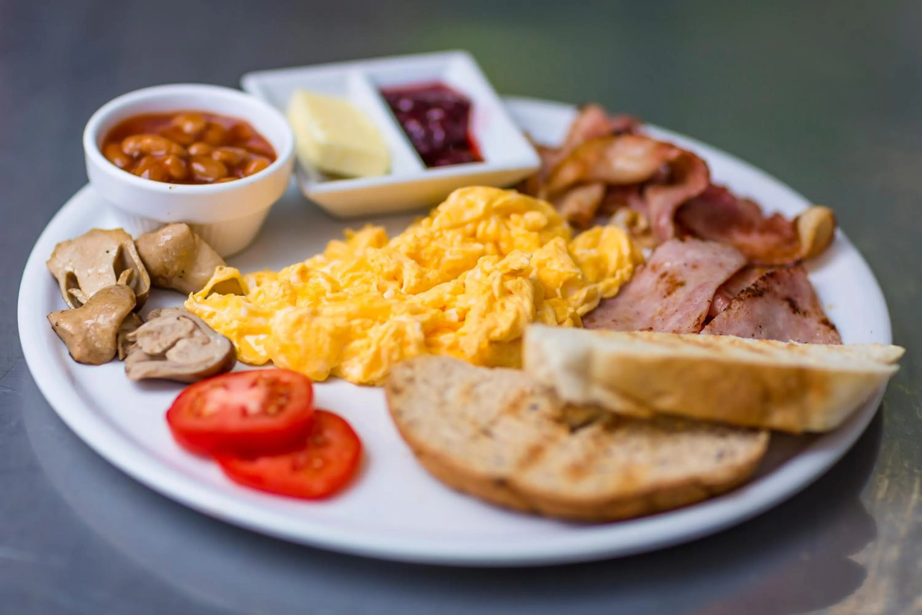 Restaurant/places to eat in New Heaven Dive School and Resort