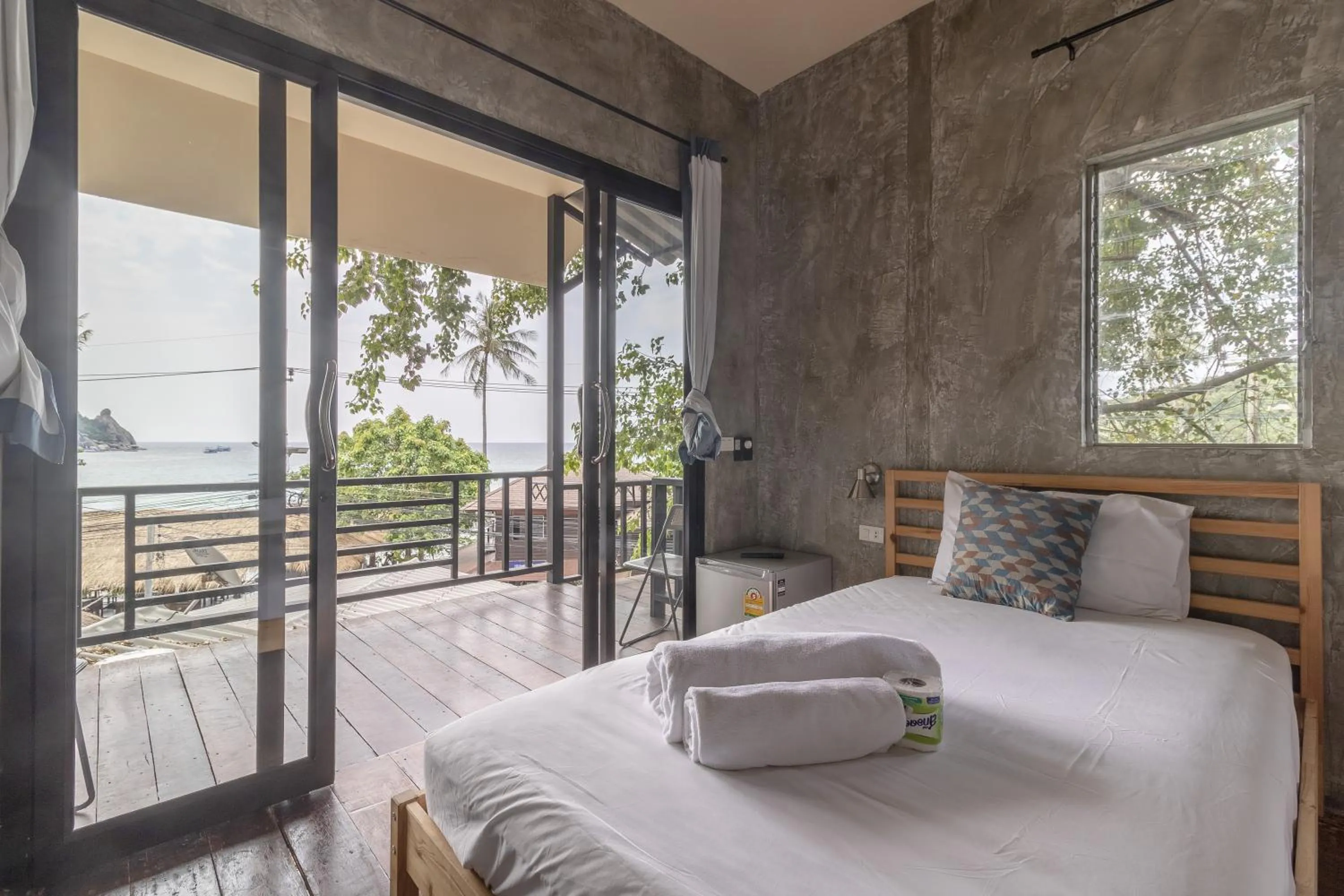 Patio in New Heaven Dive School and Resort