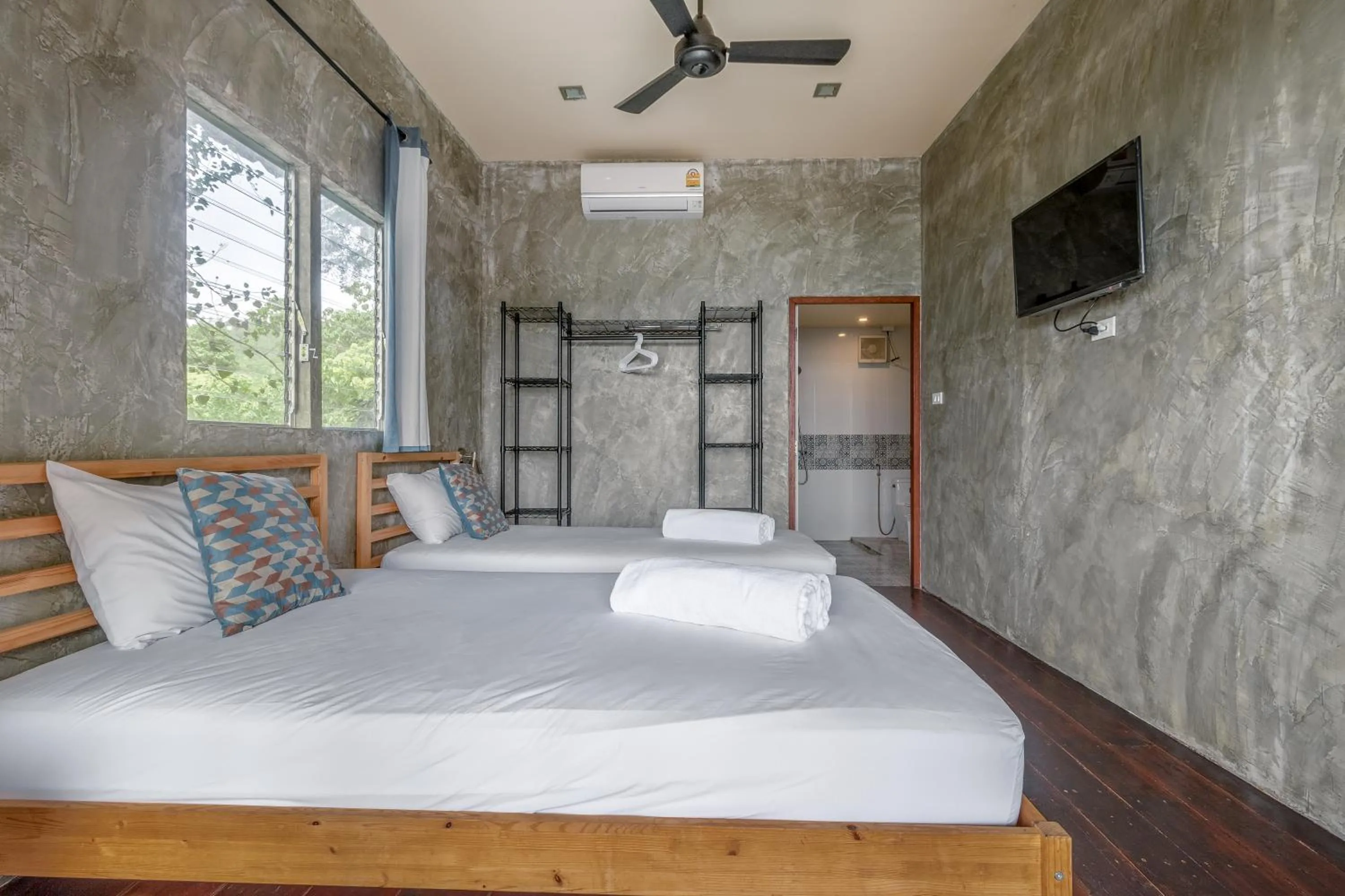 New Heaven Dive School and Resort