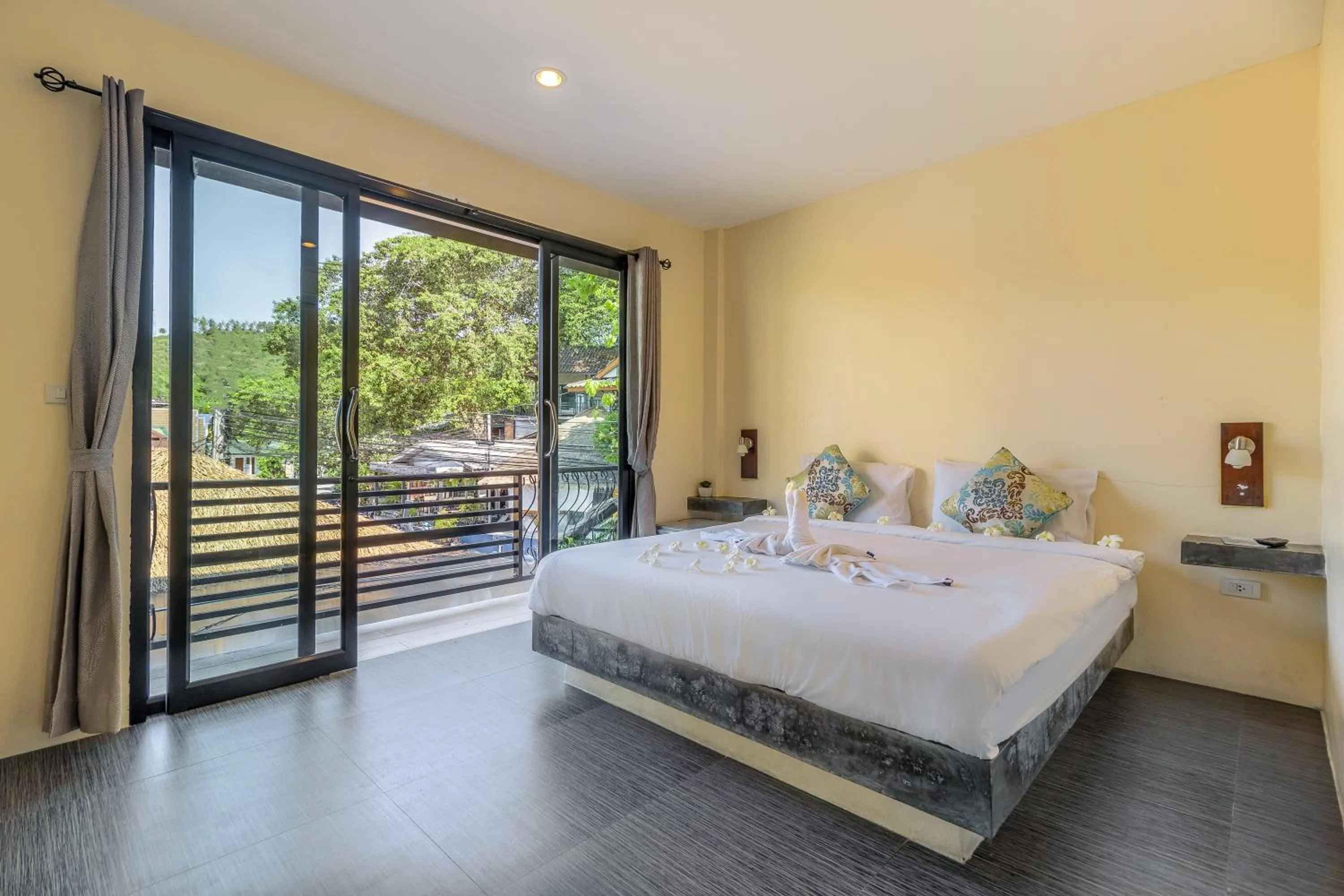 New Heaven Dive School and Resort