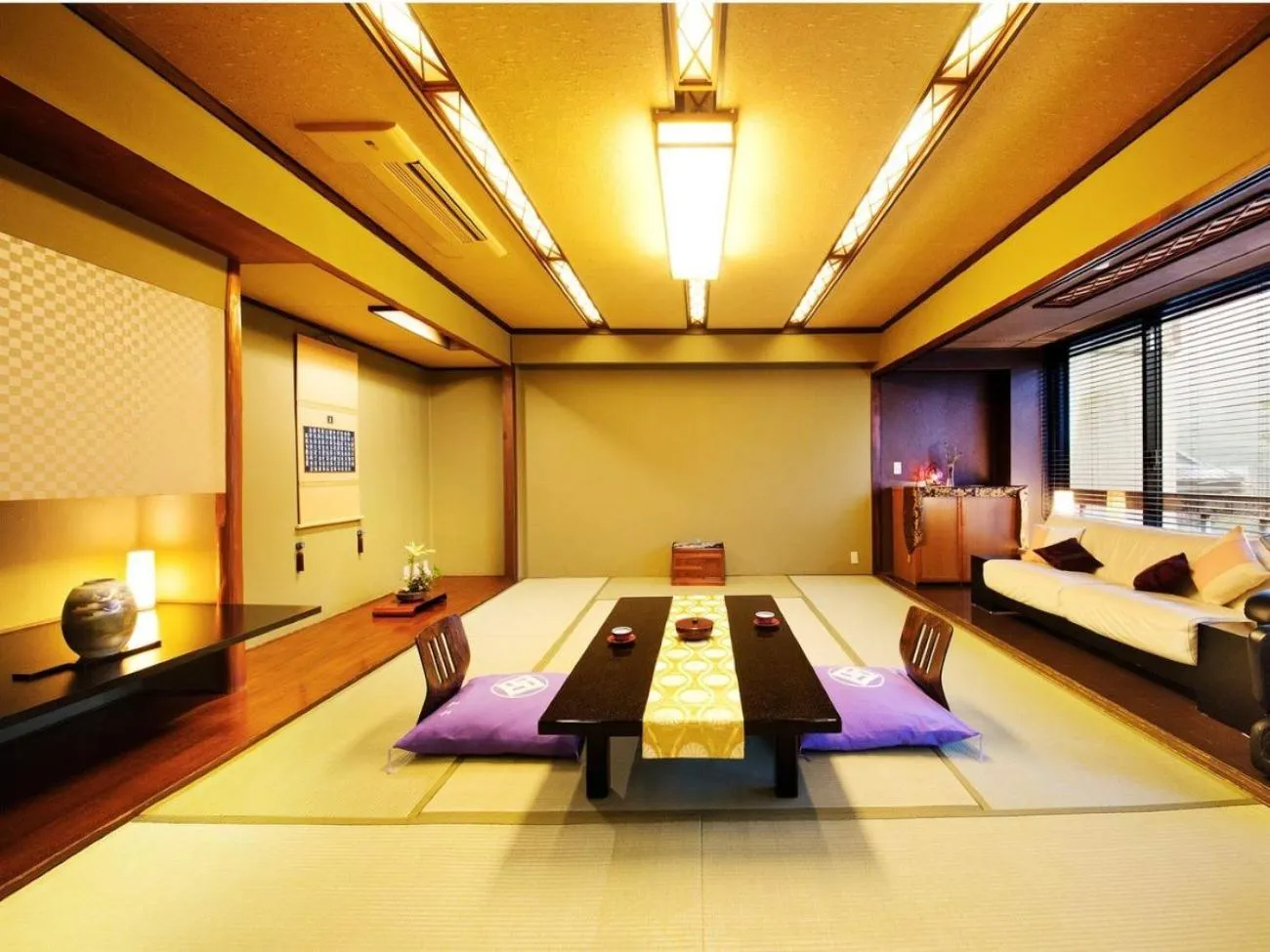 Photo of the whole room, Bed in Kotobukitei