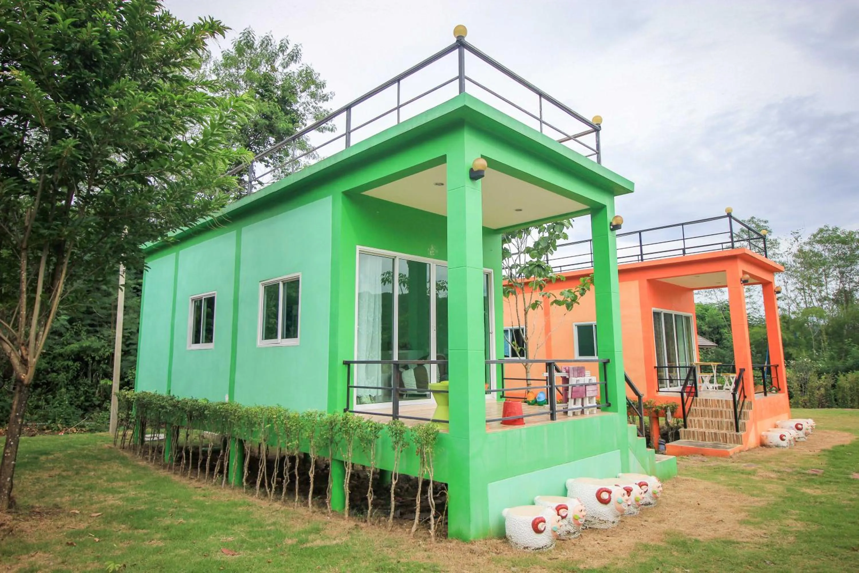 Facade/entrance in Tanihill Resort