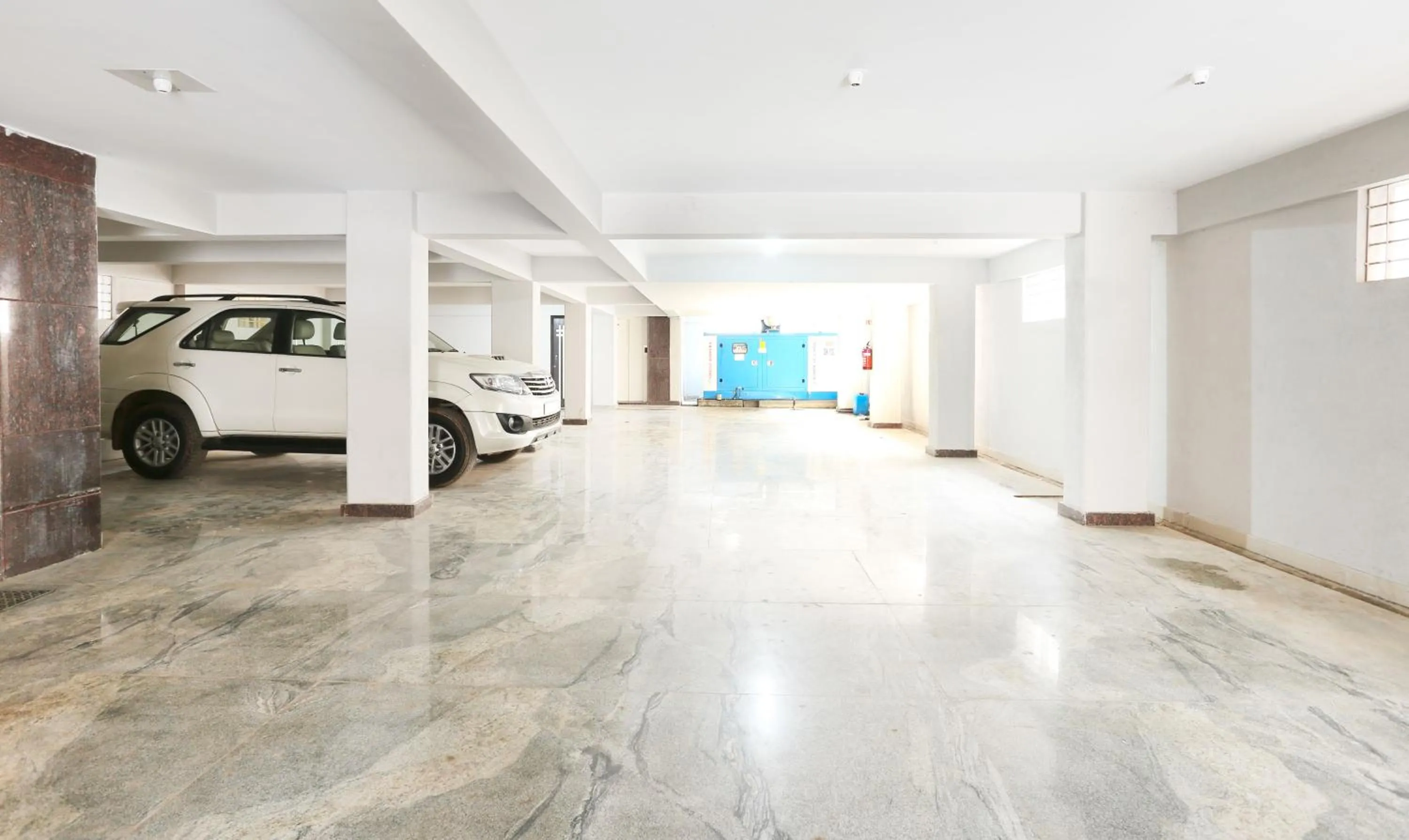 Parking in Hotel Habitat Comforts