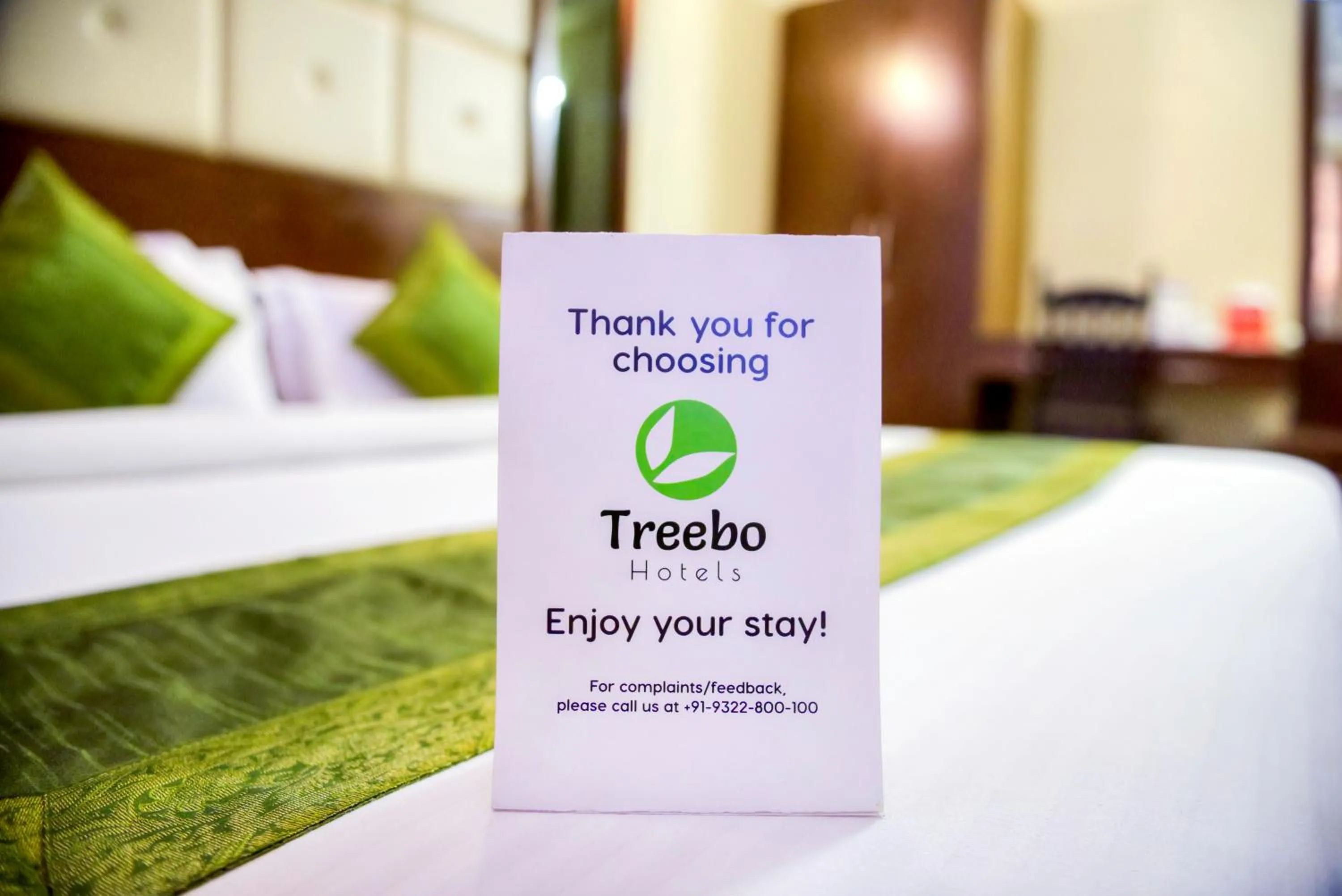 Breakfast, Bed in Hotel Habitat Comforts