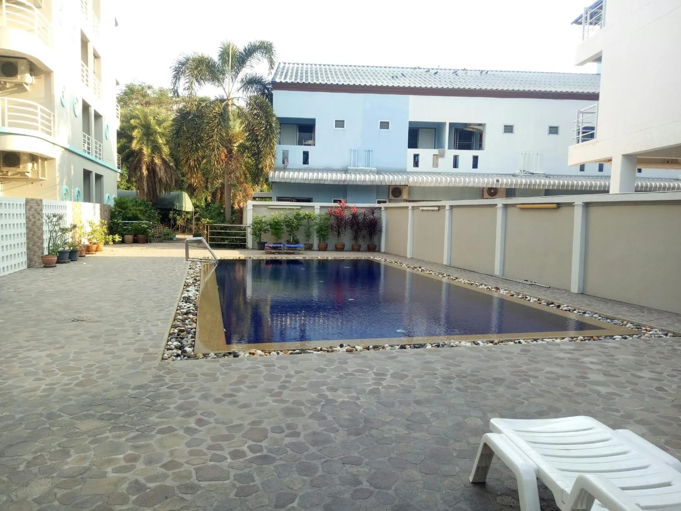 Property building in Lomsabai Apartments