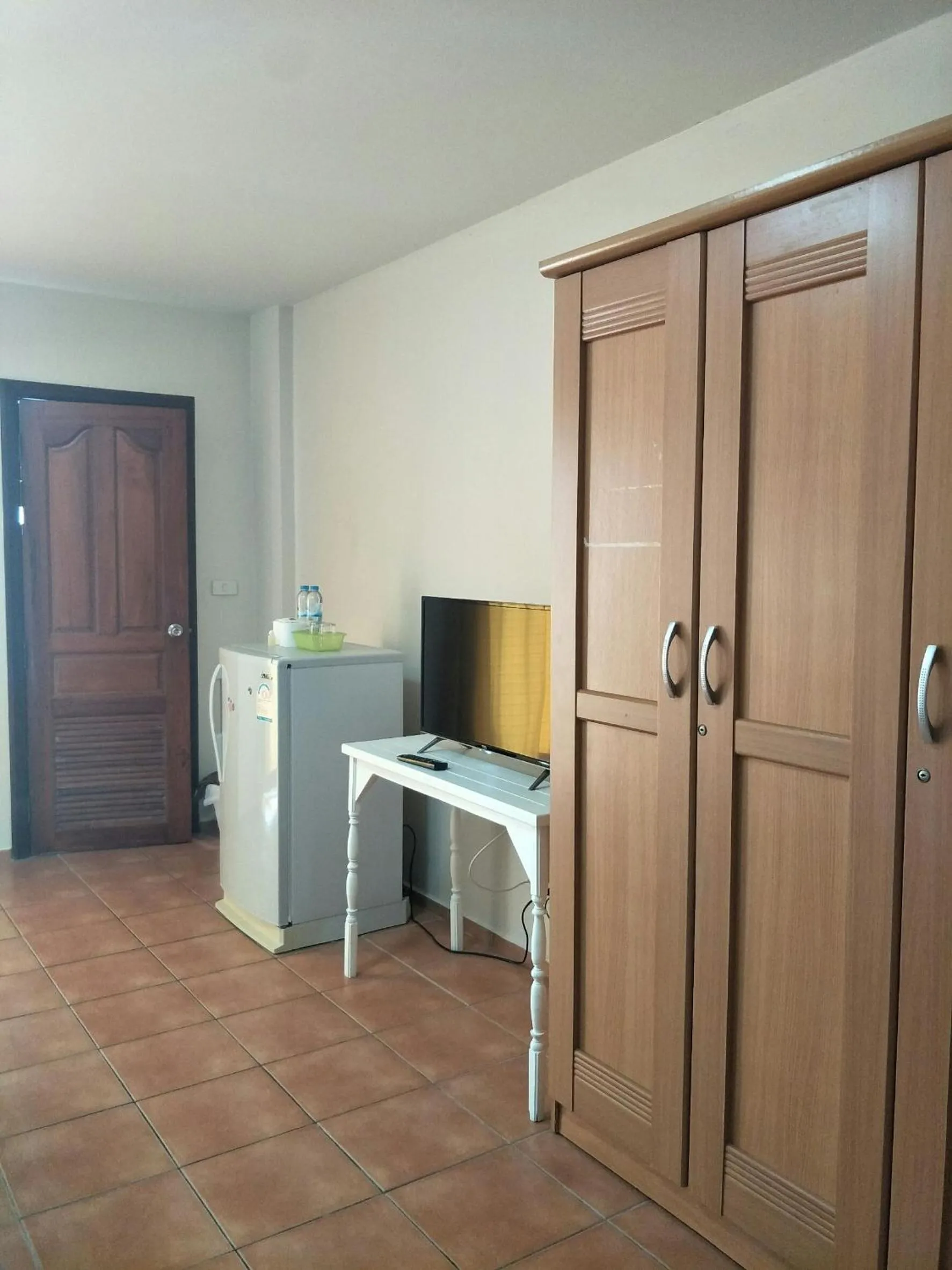 TV and multimedia in Lomsabai Apartments