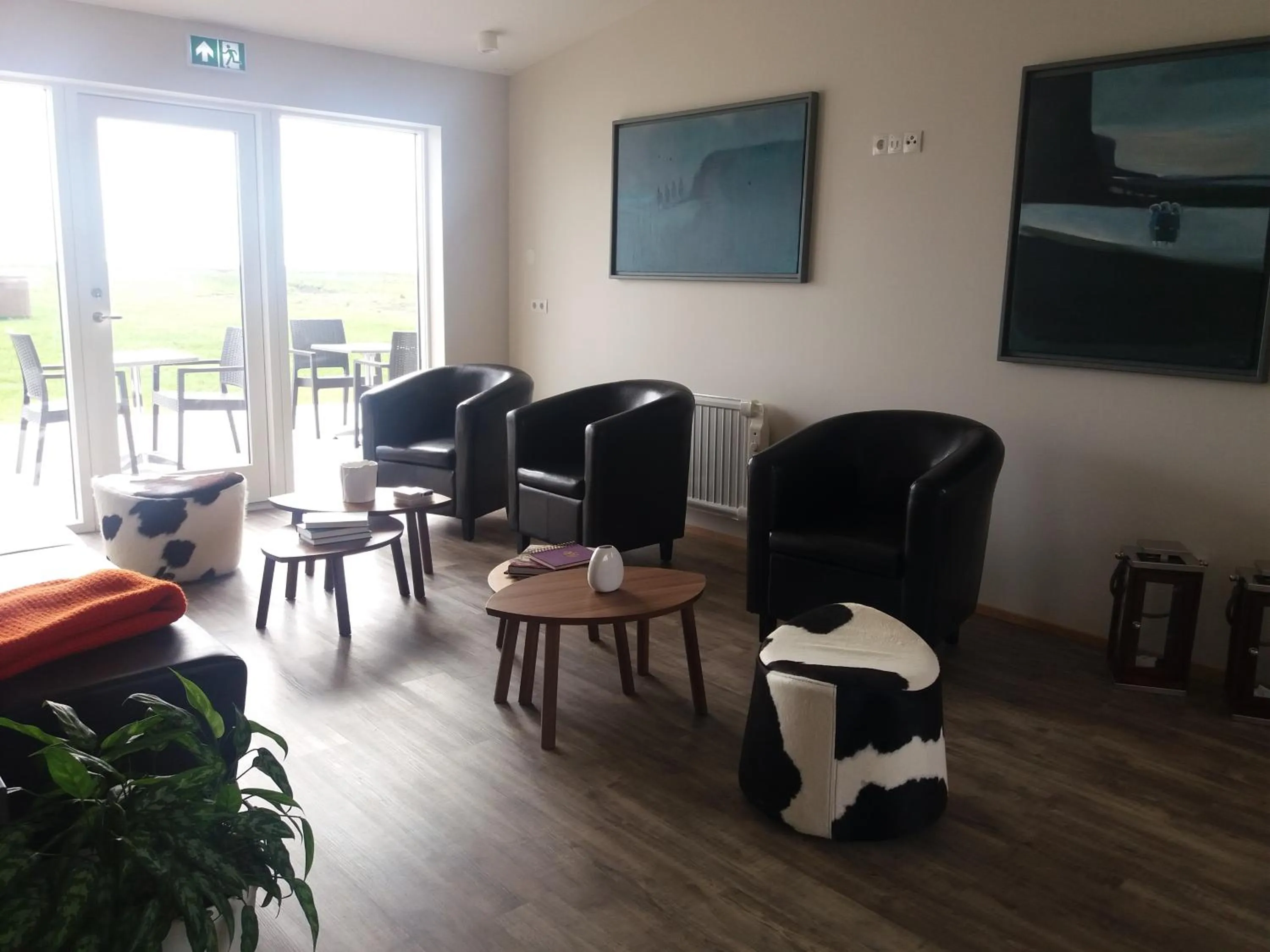 Communal lounge/ TV room in Hotel Vos