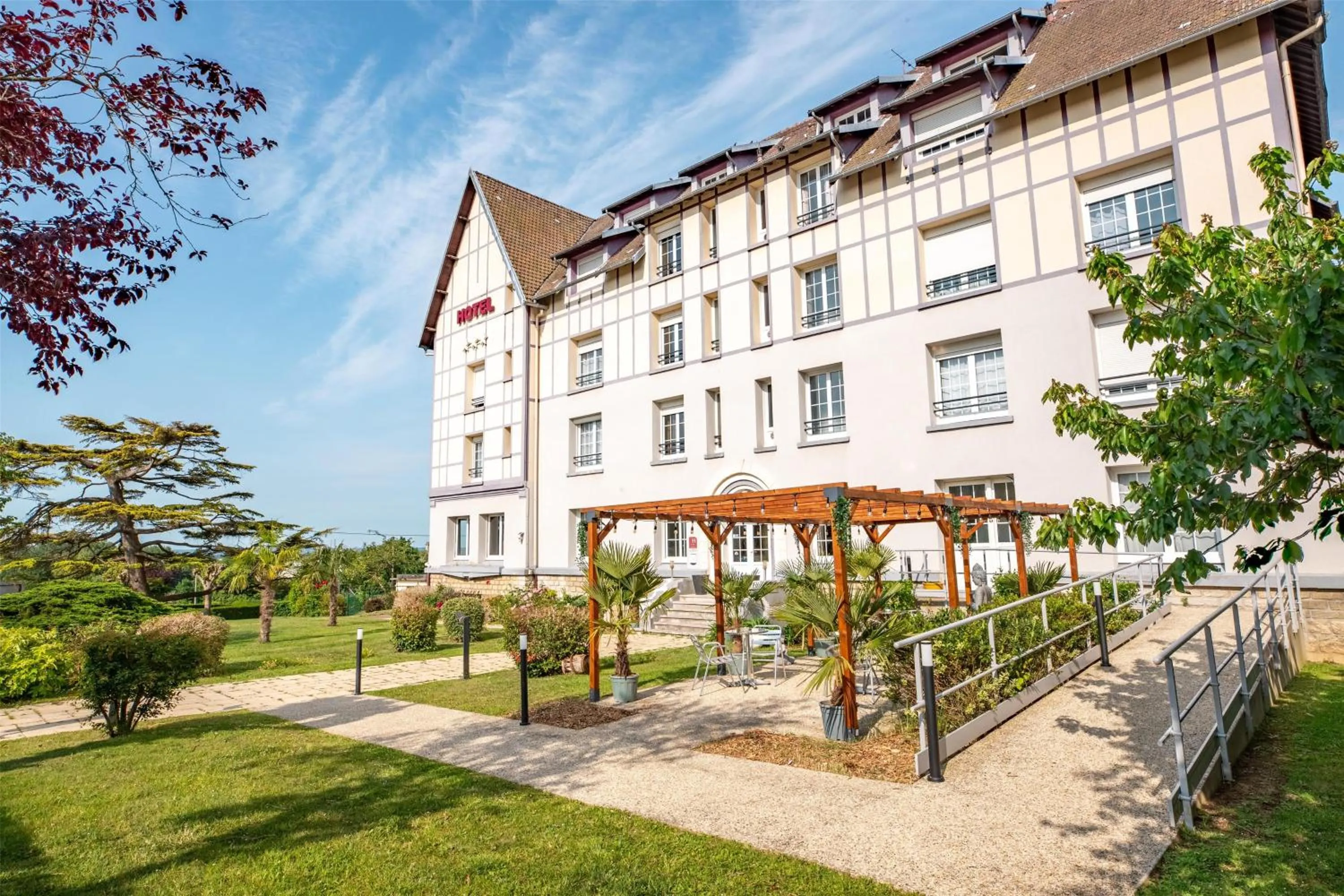 Property building in Sure Hotel by Best Western Port Jérome - Le Havre