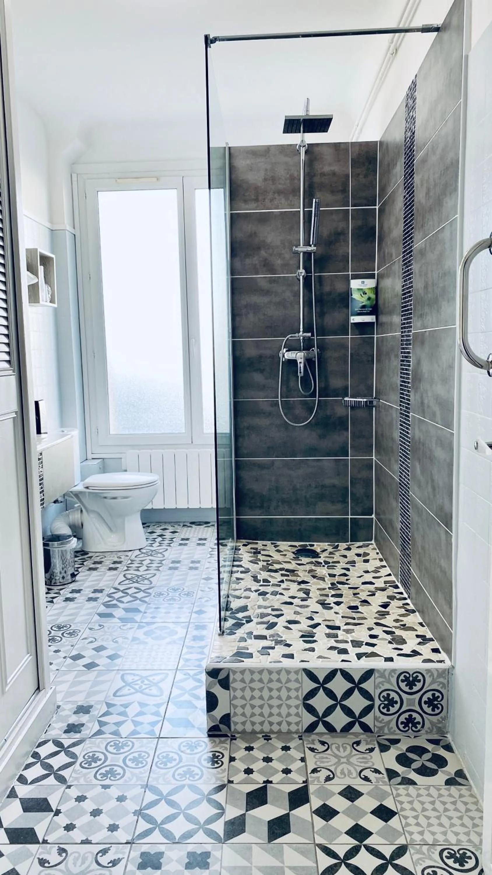 Shower in Sure Hotel by Best Western Port Jérome - Le Havre