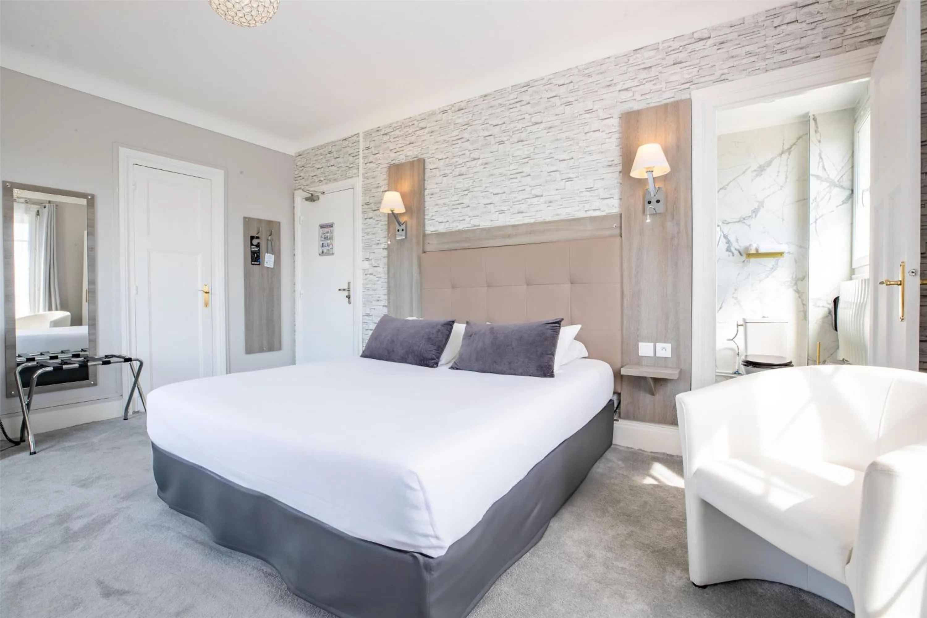 Bedroom, Bed in Sure Hotel by Best Western Port Jérome - Le Havre