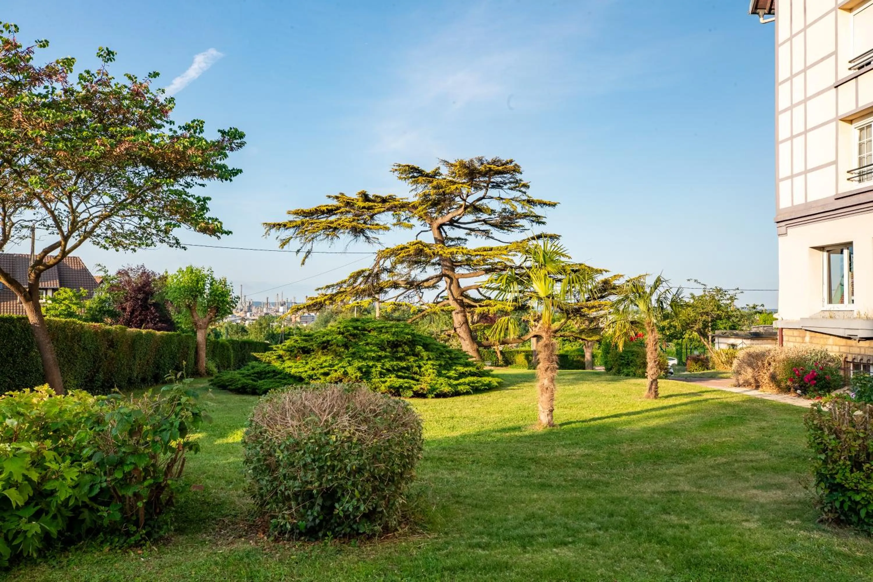 Garden in Sure Hotel by Best Western Port Jérome - Le Havre