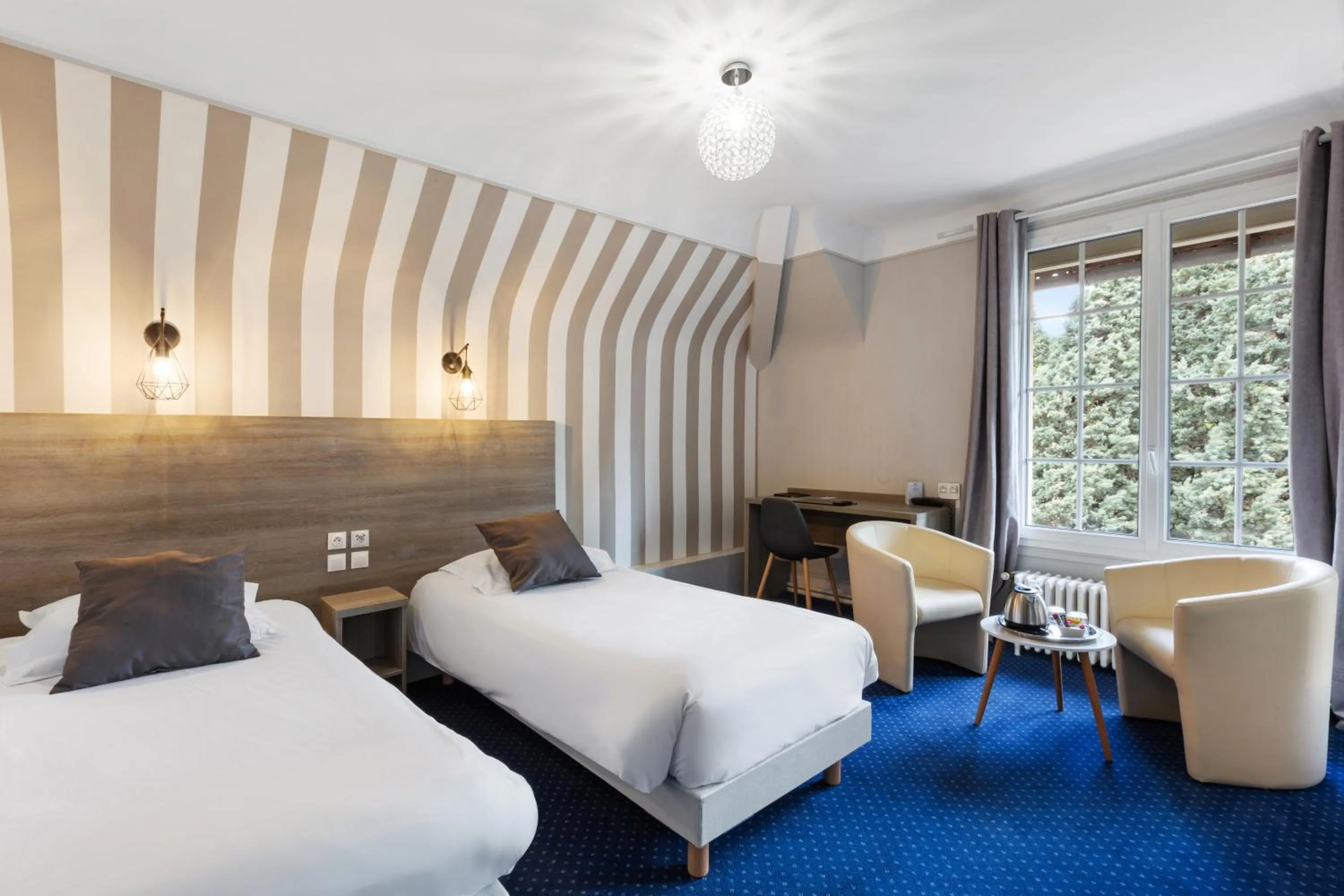 Photo of the whole room, Bed in Sure Hotel by Best Western Port Jérome - Le Havre