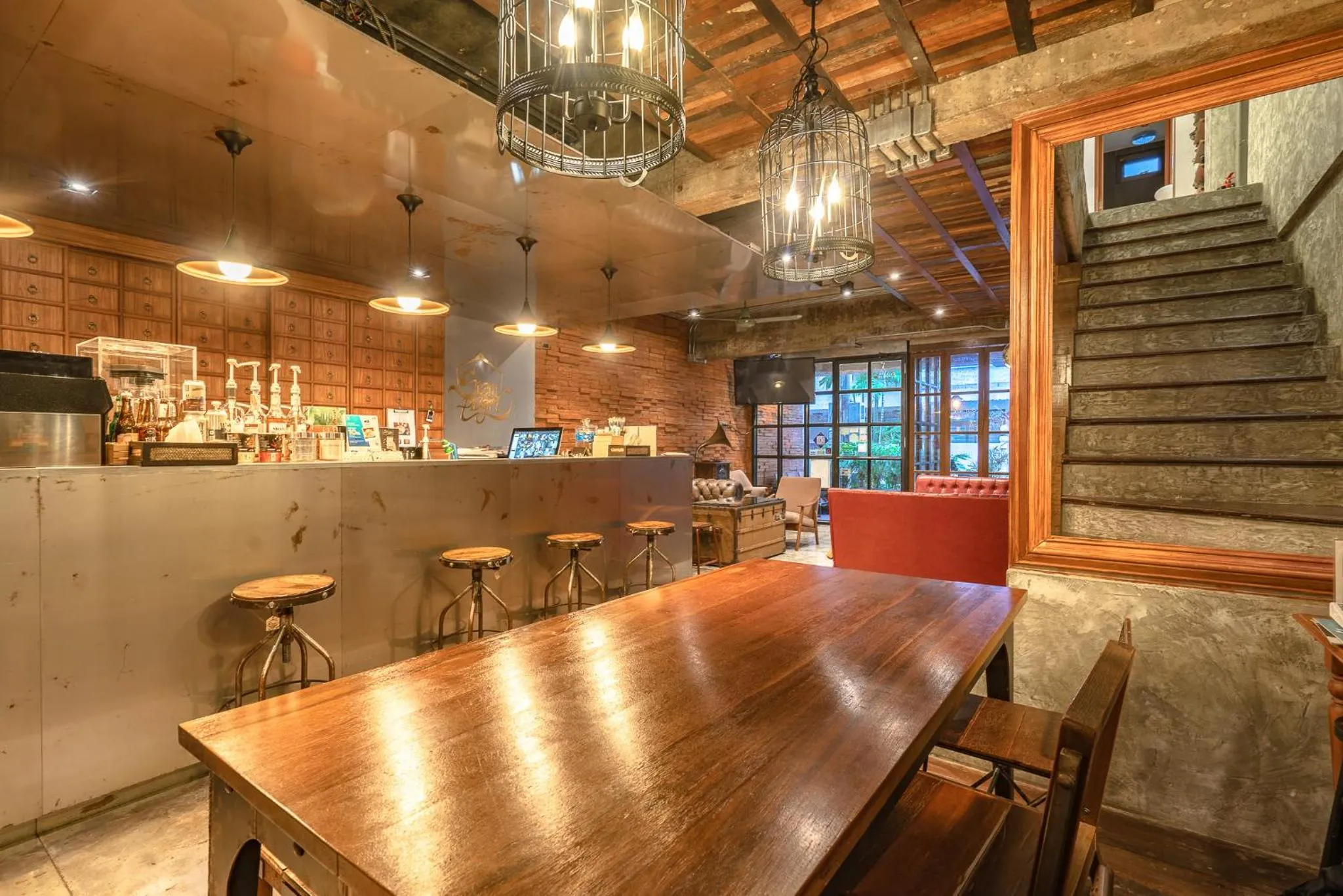 Restaurant/places to eat in Siam Plug In Hostel