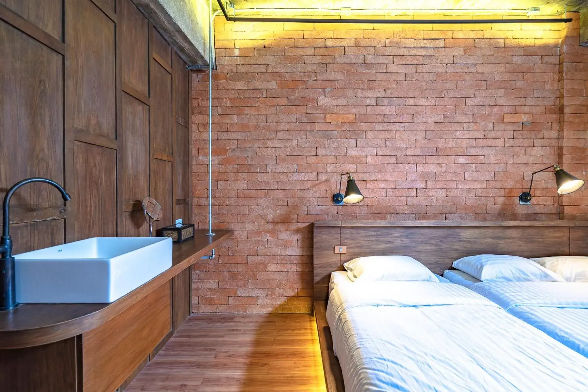 Triple Room with Shared Bathroom in Siam Plug In Hostel Triple Room with Shared Bathroom in Siam Plug In Hostel