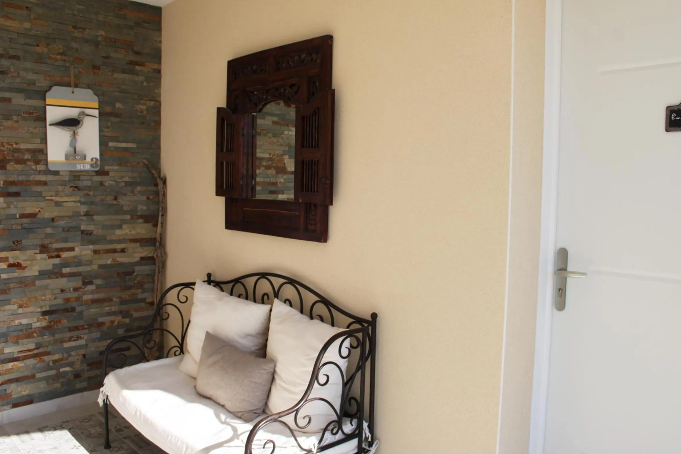 Decorative detail in Au Fil des Cévennes