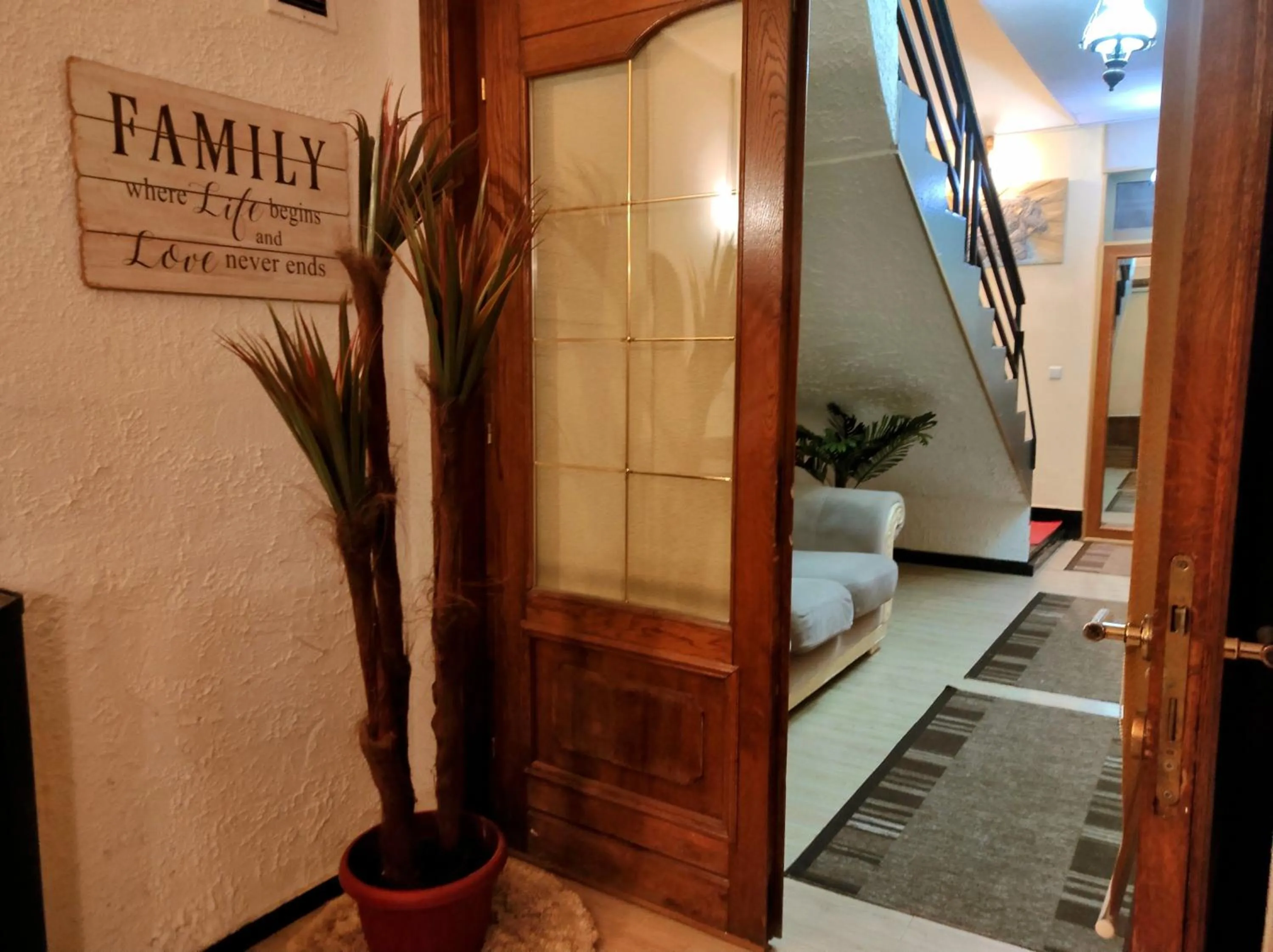 Restaurant/places to eat in Urban Boutique Hotel