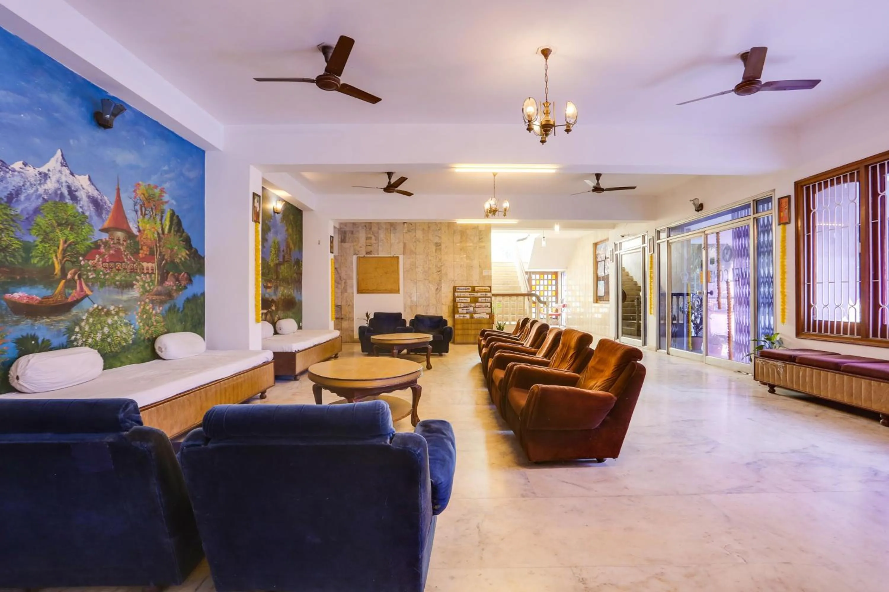 Restaurant/places to eat in Super Townhouse Pichola Formerly Vinayak