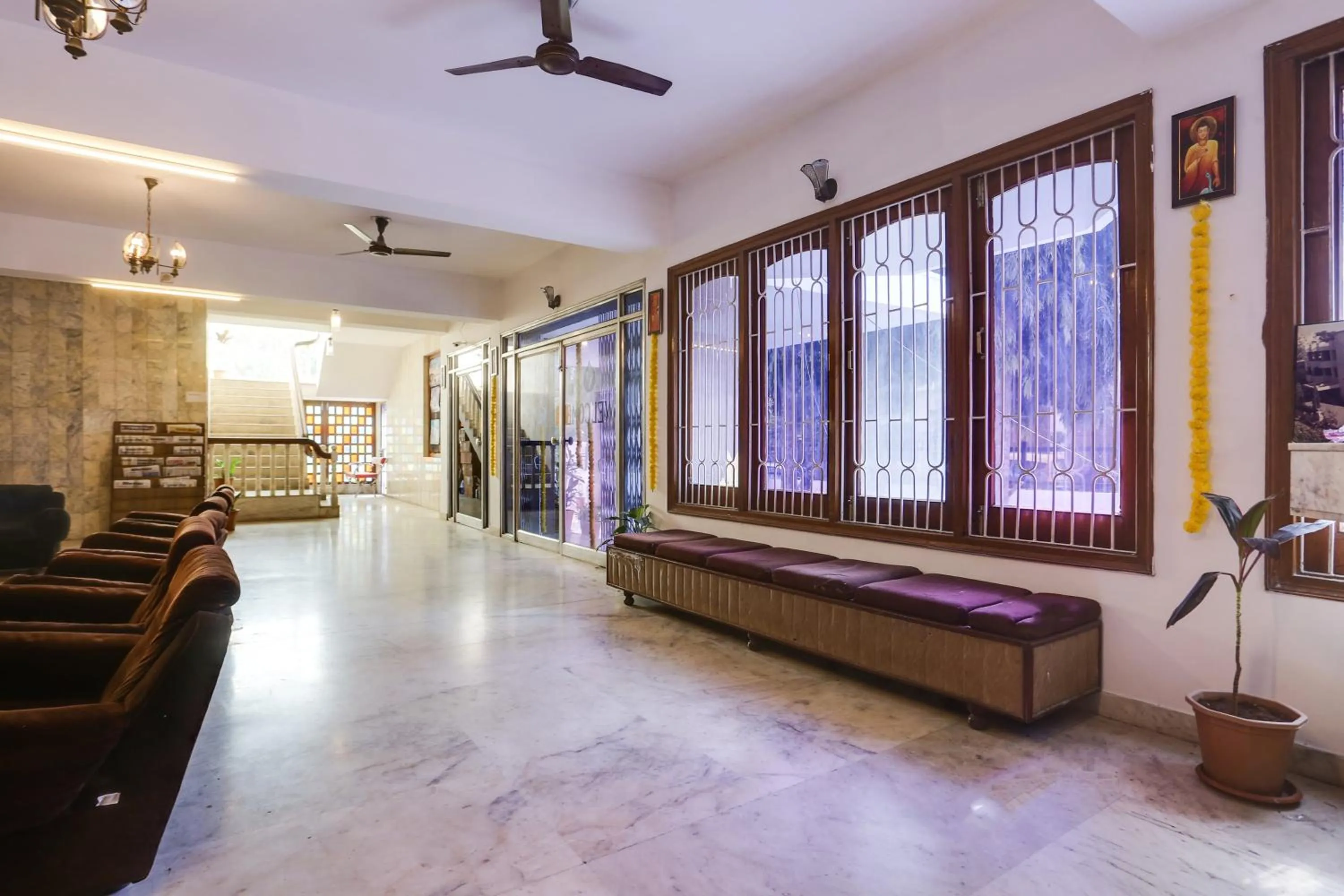 Restaurant/places to eat in Super Townhouse Pichola Formerly Vinayak