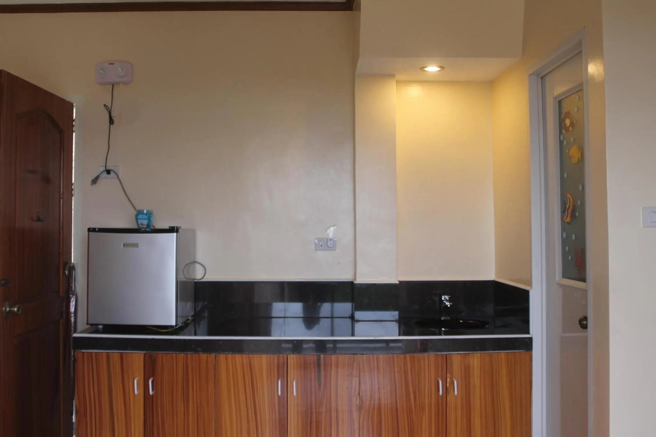 Kitchen or kitchenette in Vidas Mountain Stay-Bohol