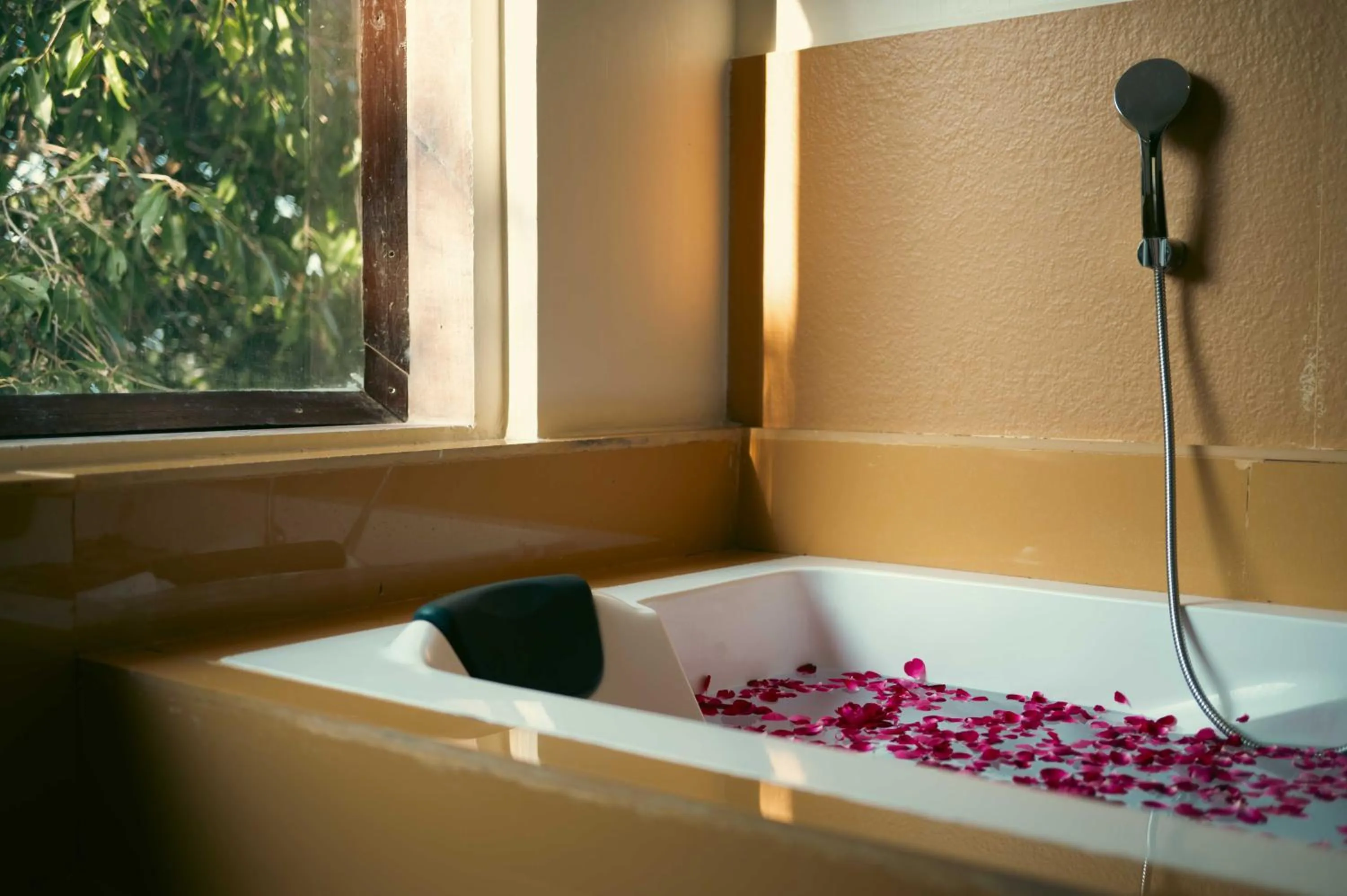Bath in Abhyaran Resort & Spa Ranthambore