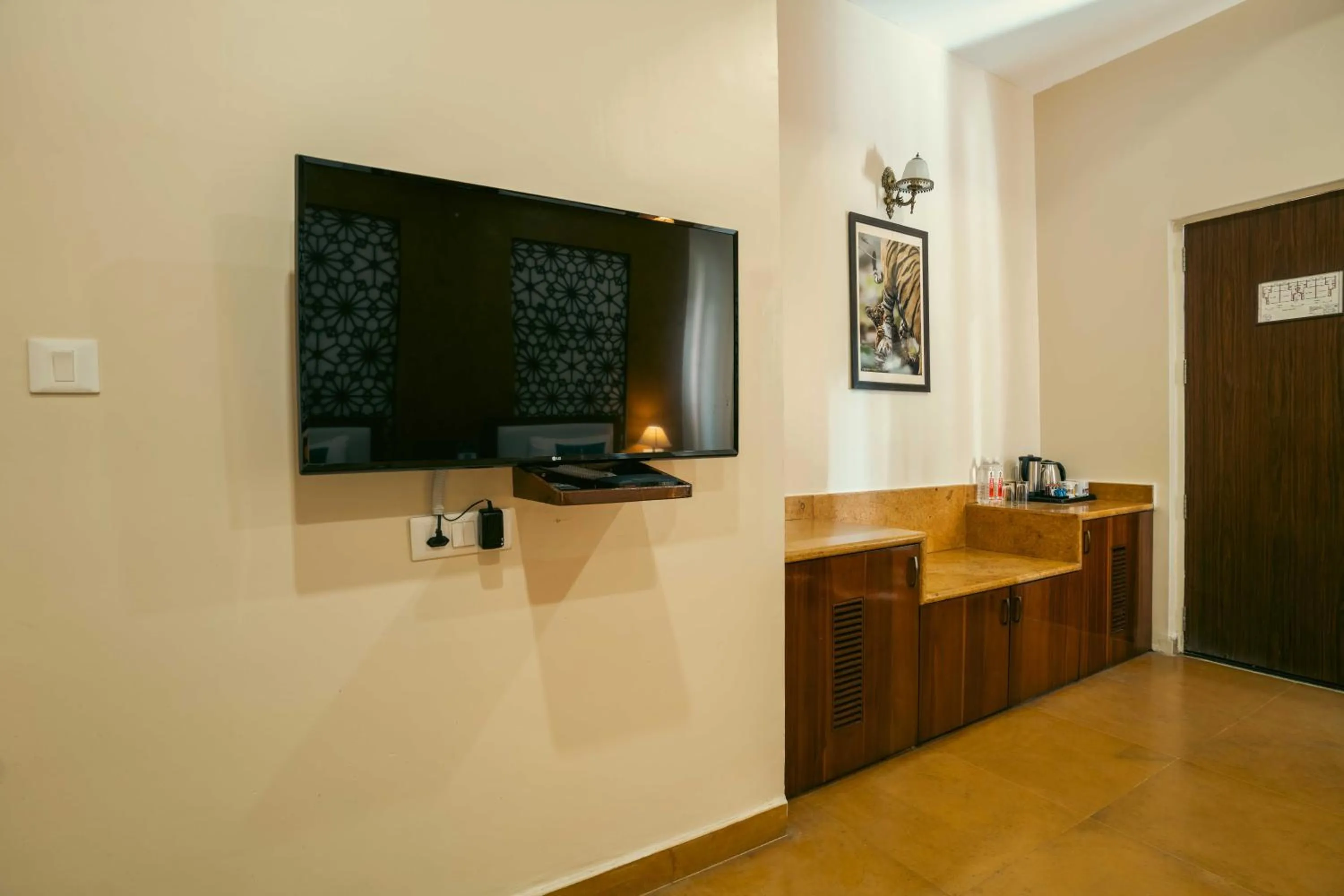 TV and multimedia in Abhyaran Resort & Spa Ranthambore