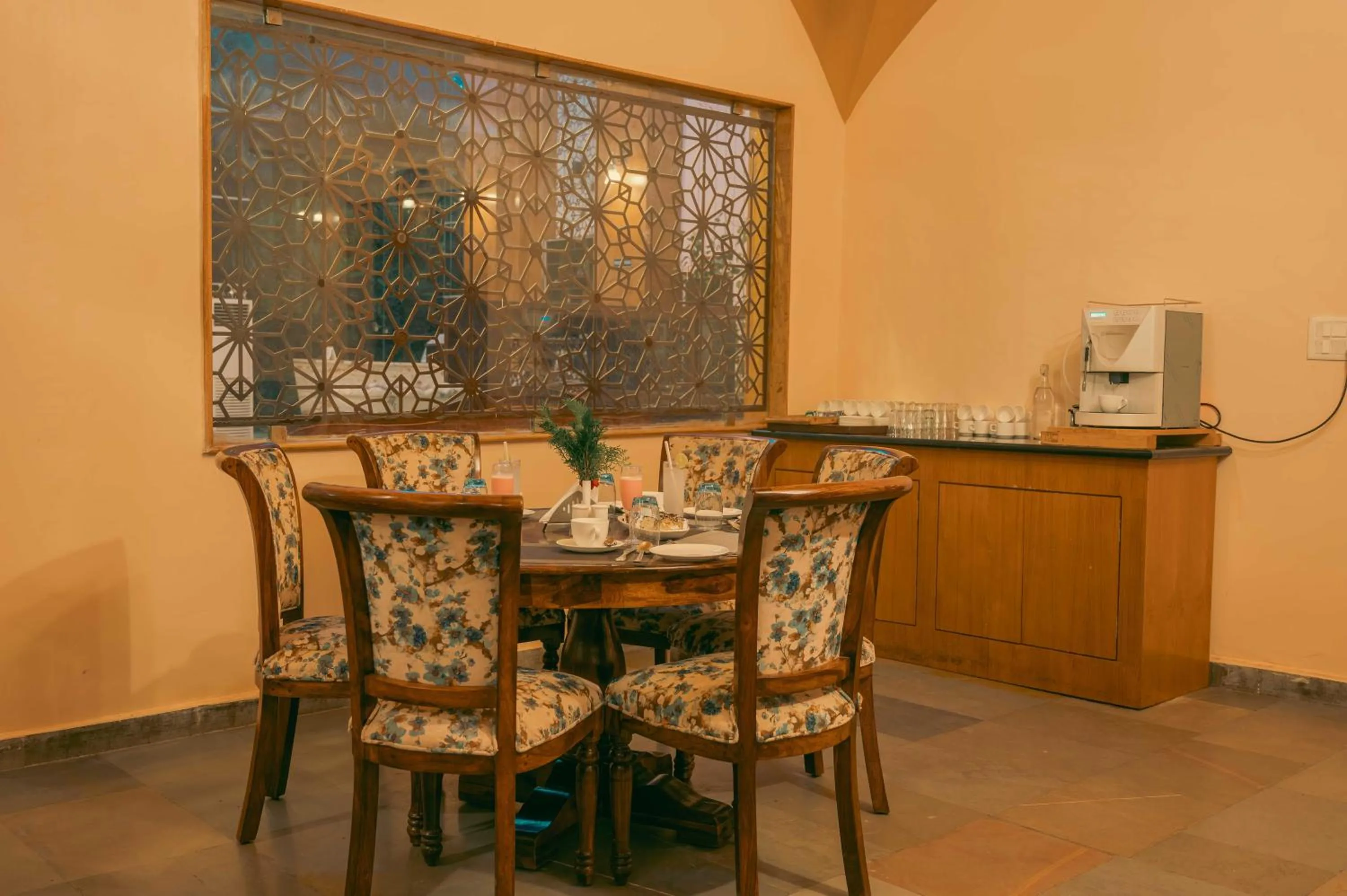 Coffee/tea facilities in Abhyaran Resort & Spa Ranthambore