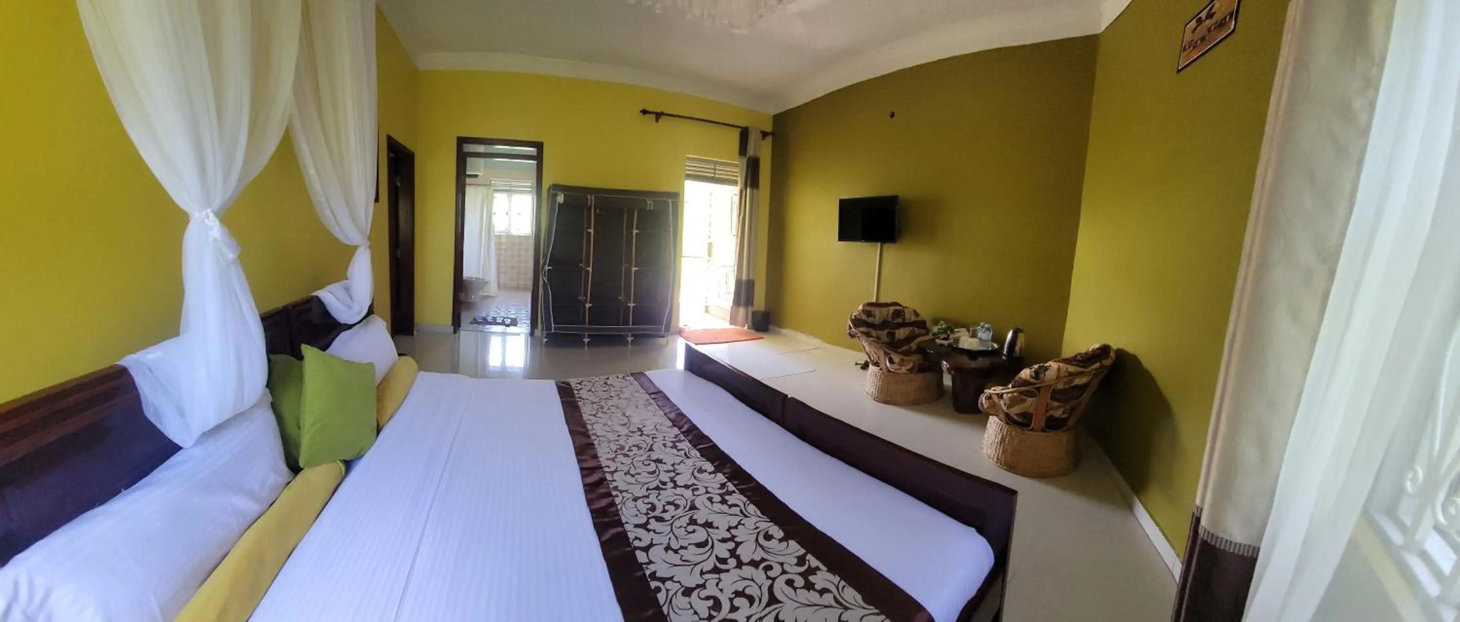 Photo of the whole room, Bed in Philo Leisure Gardens