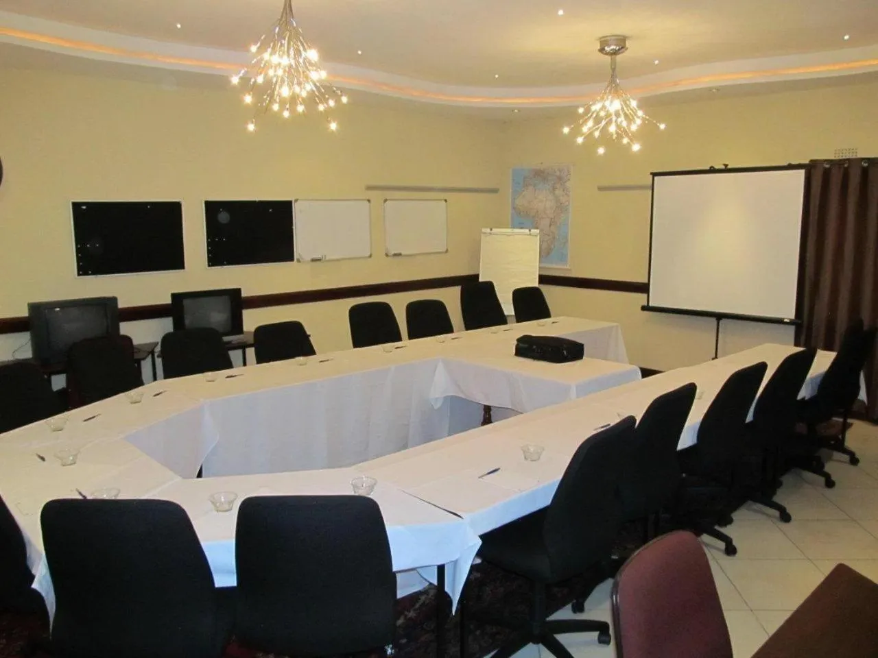 Business facilities in Elizabeth Manor Guest House