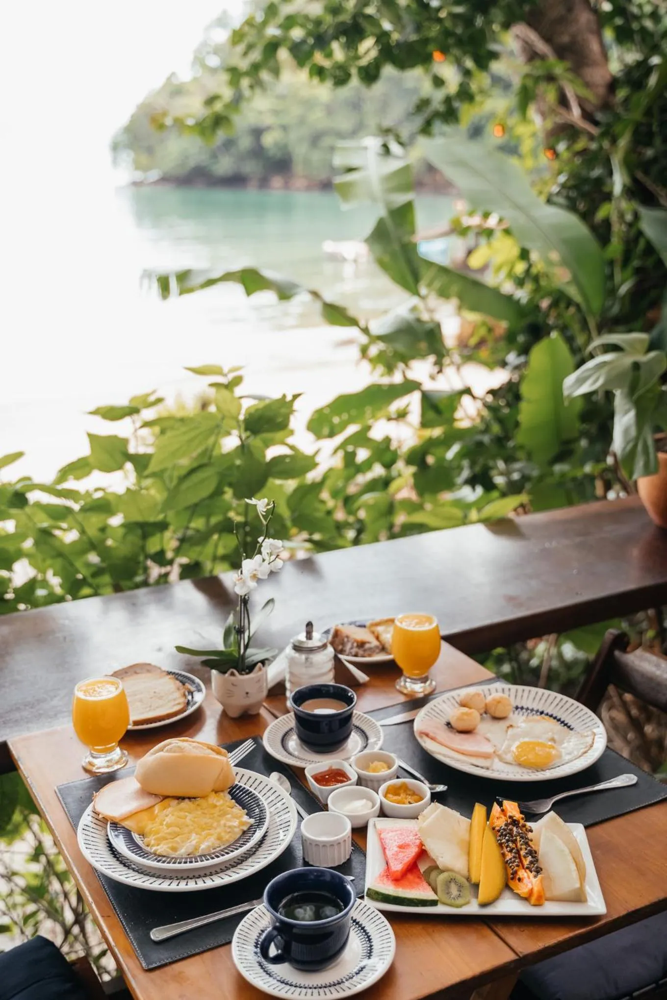 Continental breakfast in Bonito Paraiso Ilha Grande