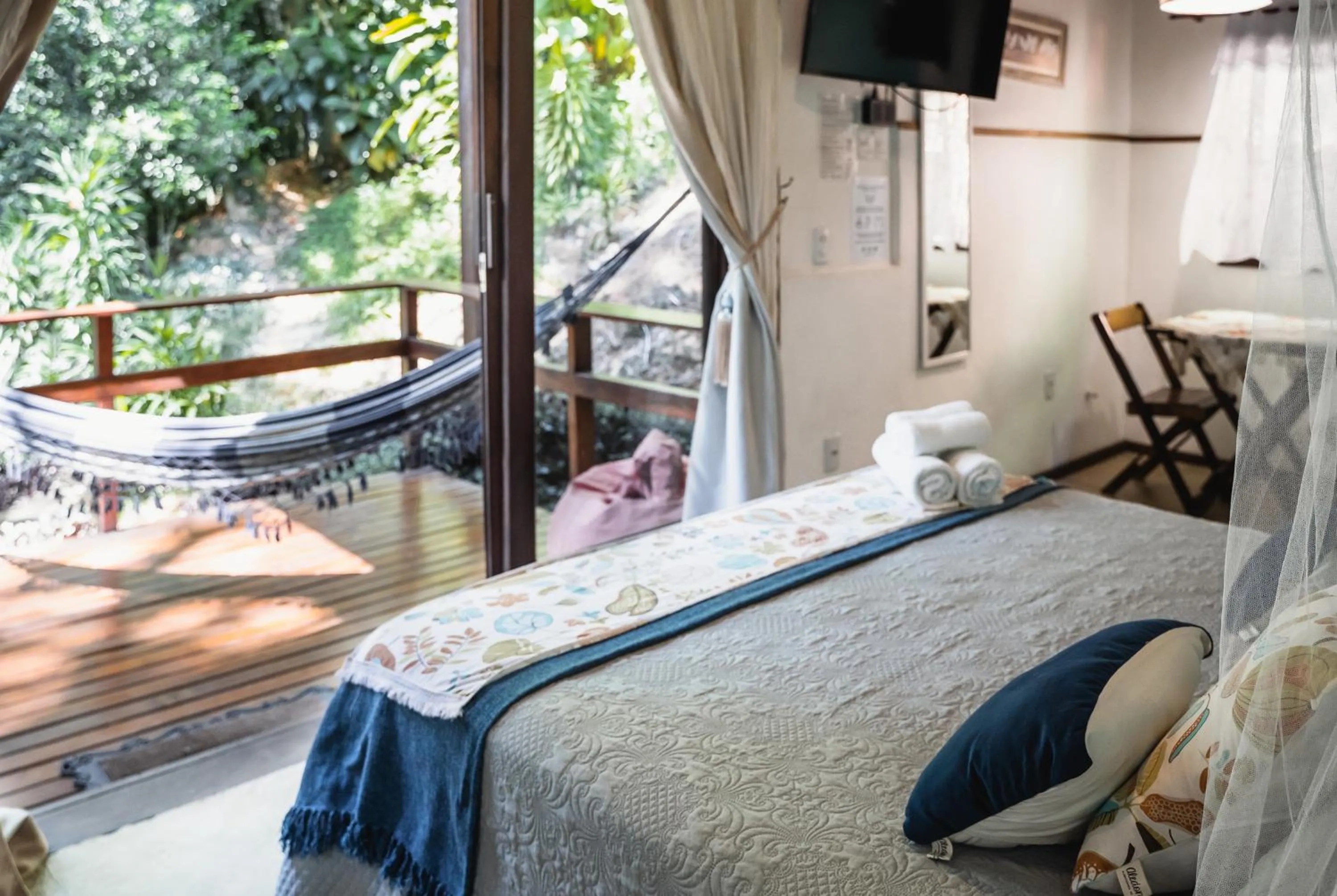 Balcony/Terrace, Bed in Bonito Paraiso Ilha Grande
