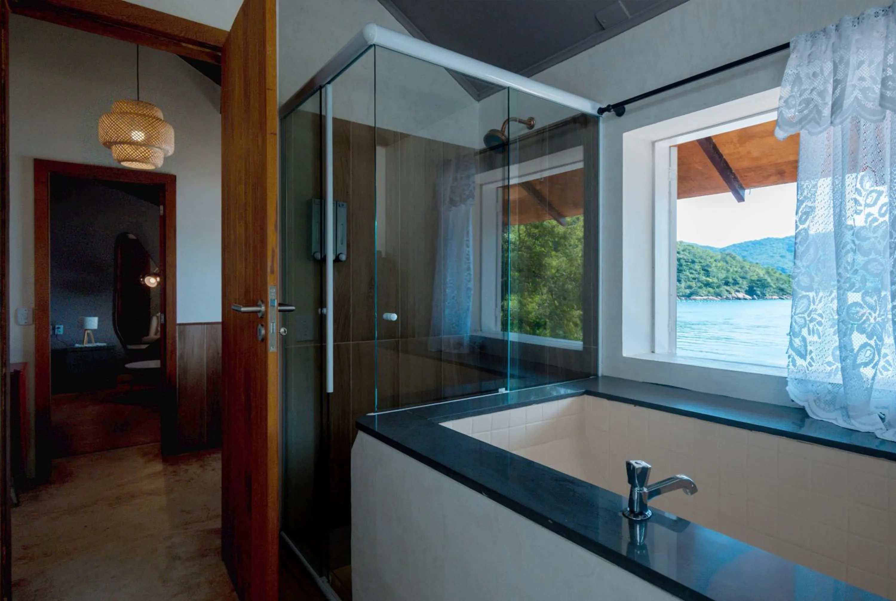 Shower in Bonito Paraiso Ilha Grande