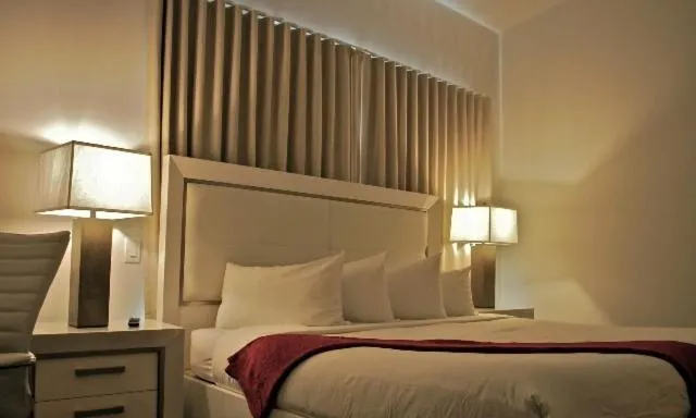 Bed in The Fritz Hotel