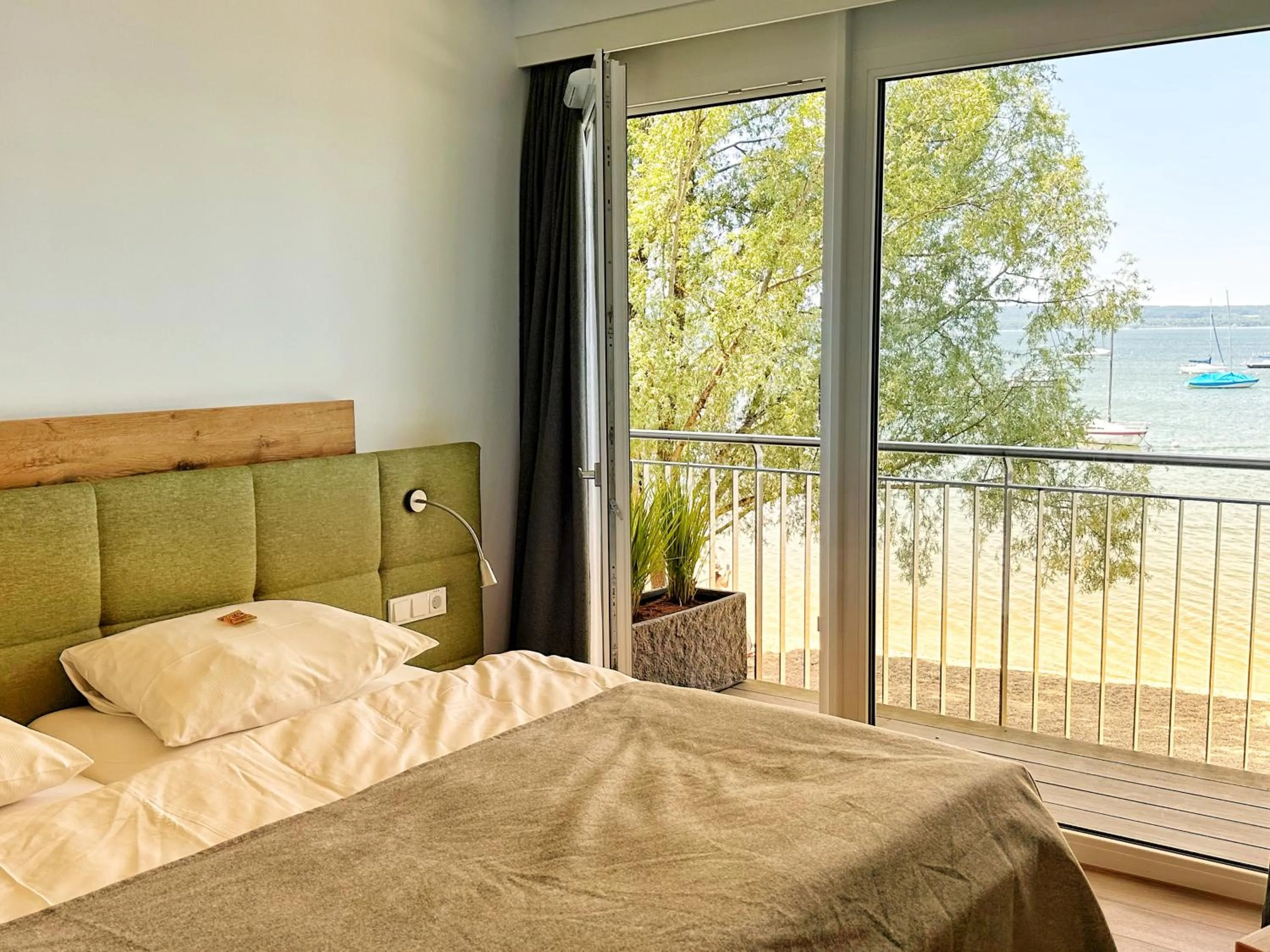 Photo of the whole room, Bed in Seespitz Gästehaus