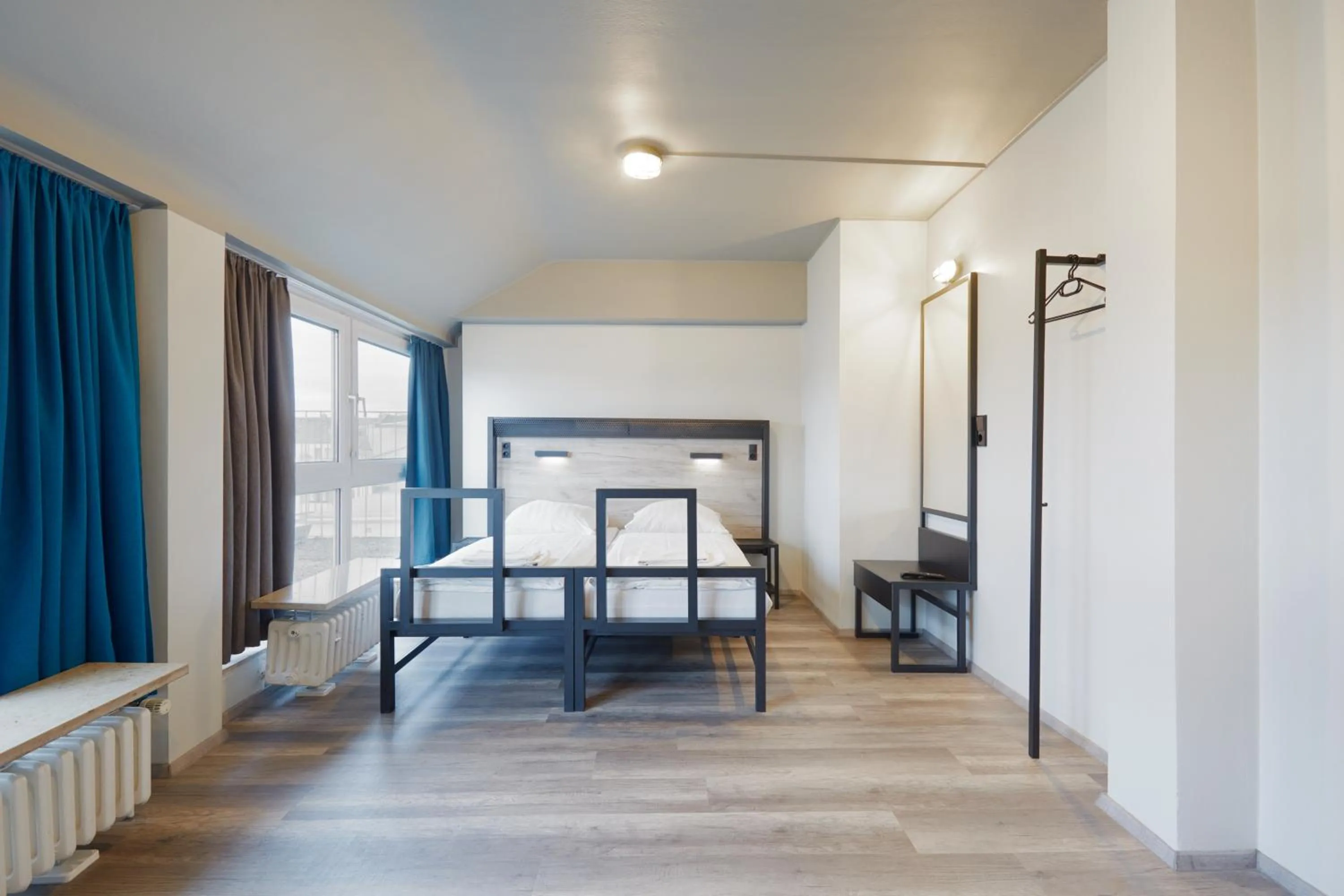 Bedroom in a&o Düsseldorf Hauptbahnhof